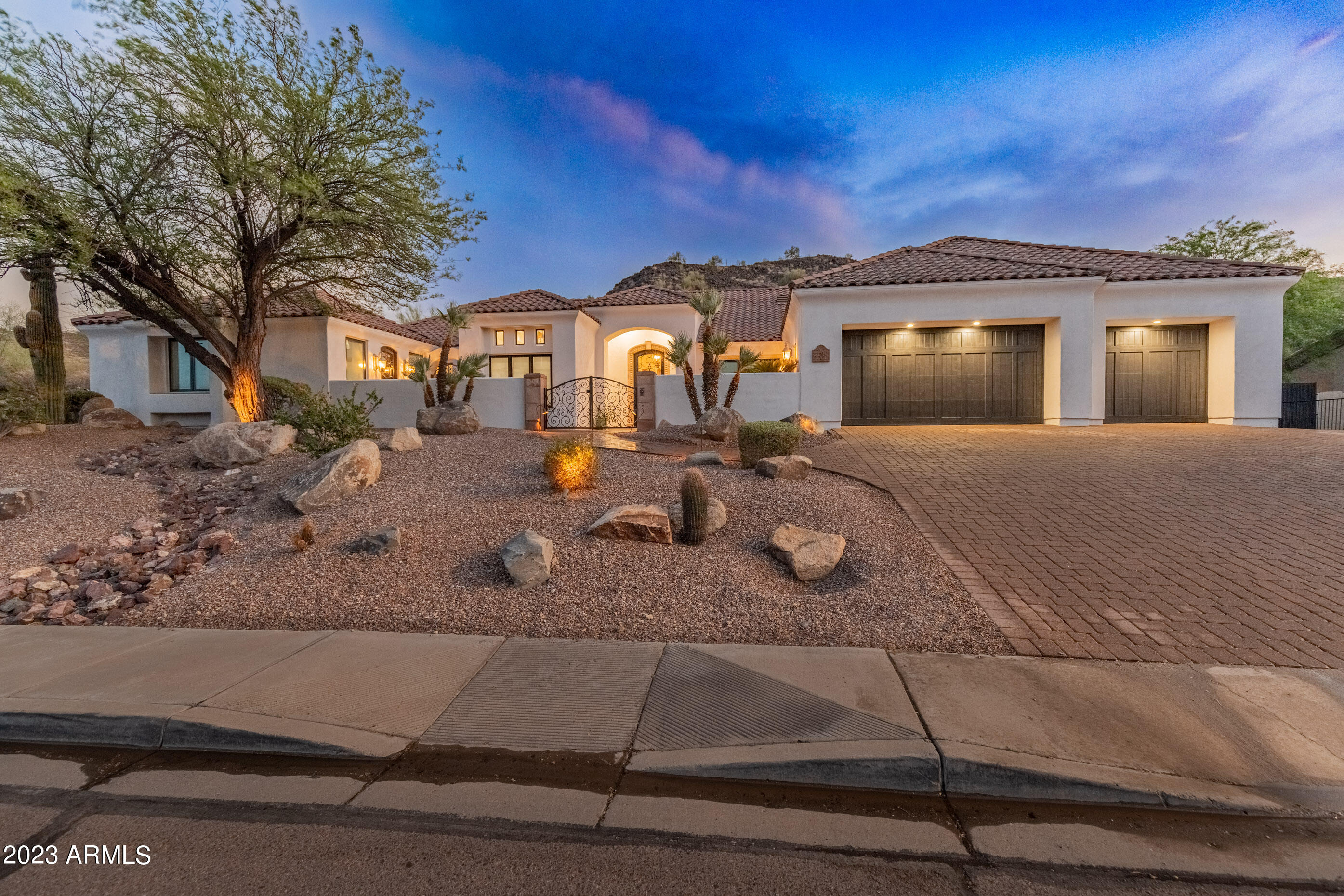 5529 W PINNACLE HILL Drive
