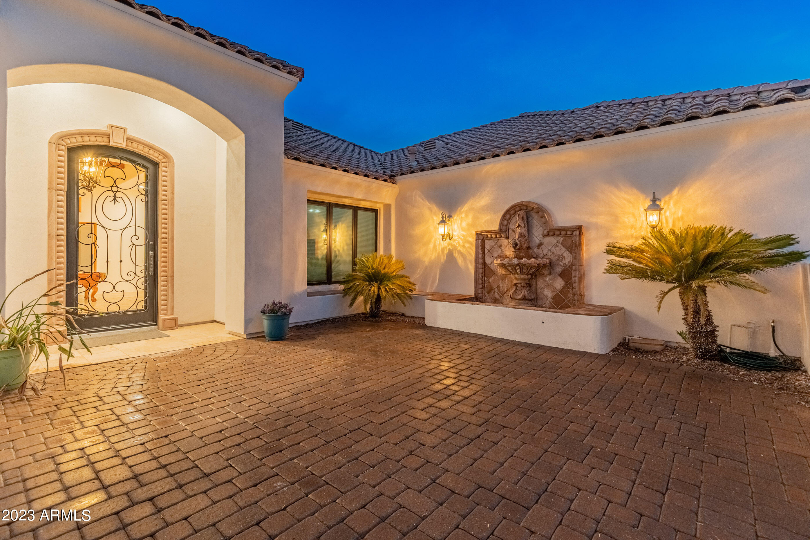 5529 W PINNACLE HILL Drive