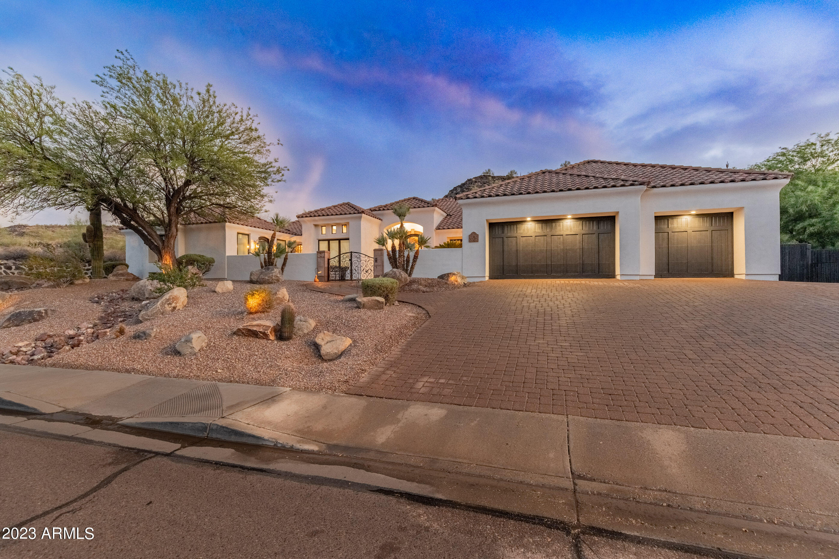 5529 W PINNACLE HILL Drive