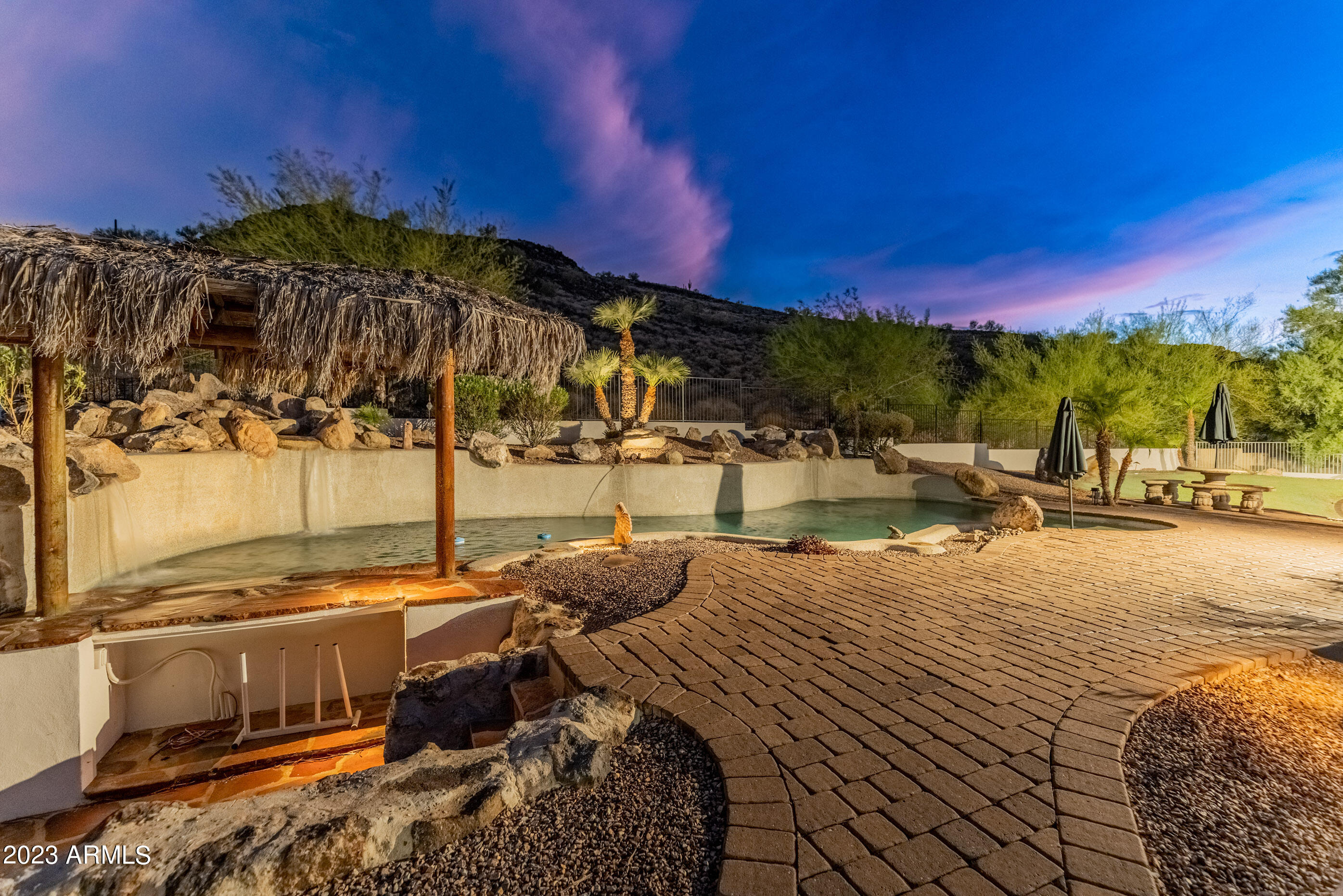 5529 W PINNACLE HILL Drive