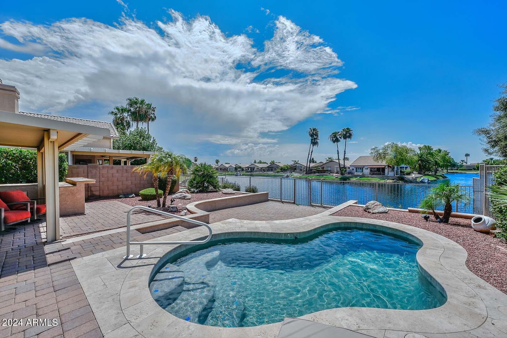 10509 W RUNION Drive
