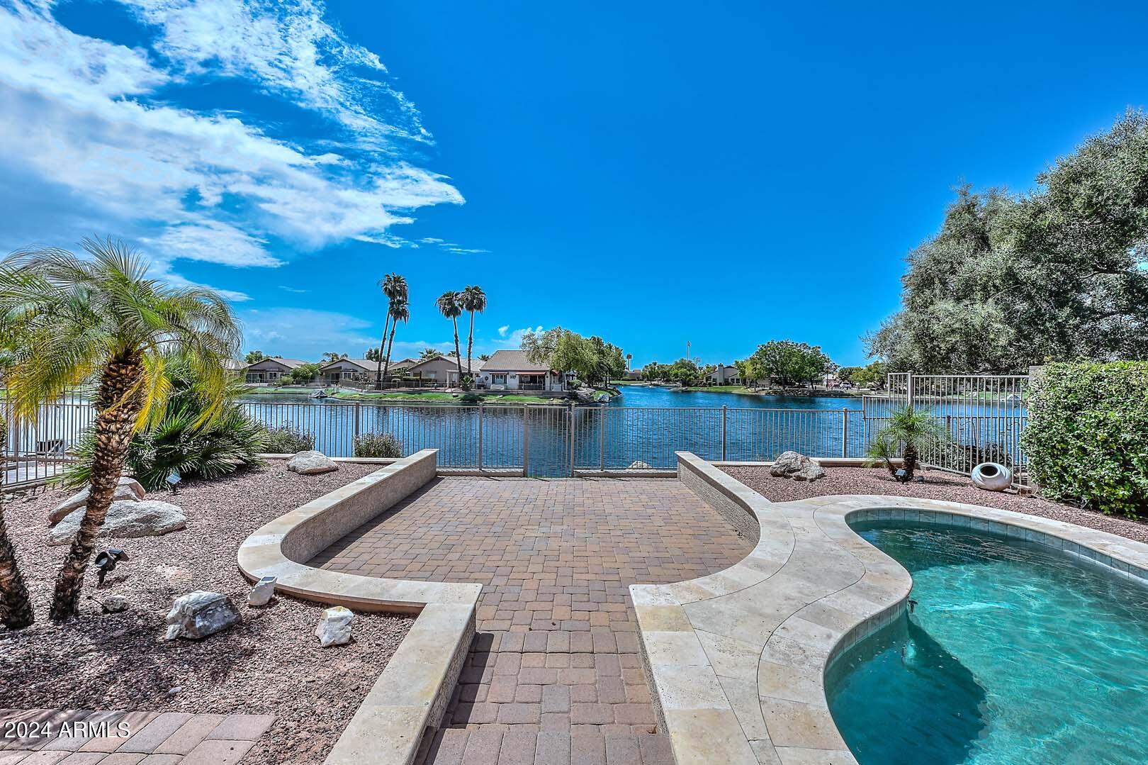 10509 W RUNION Drive