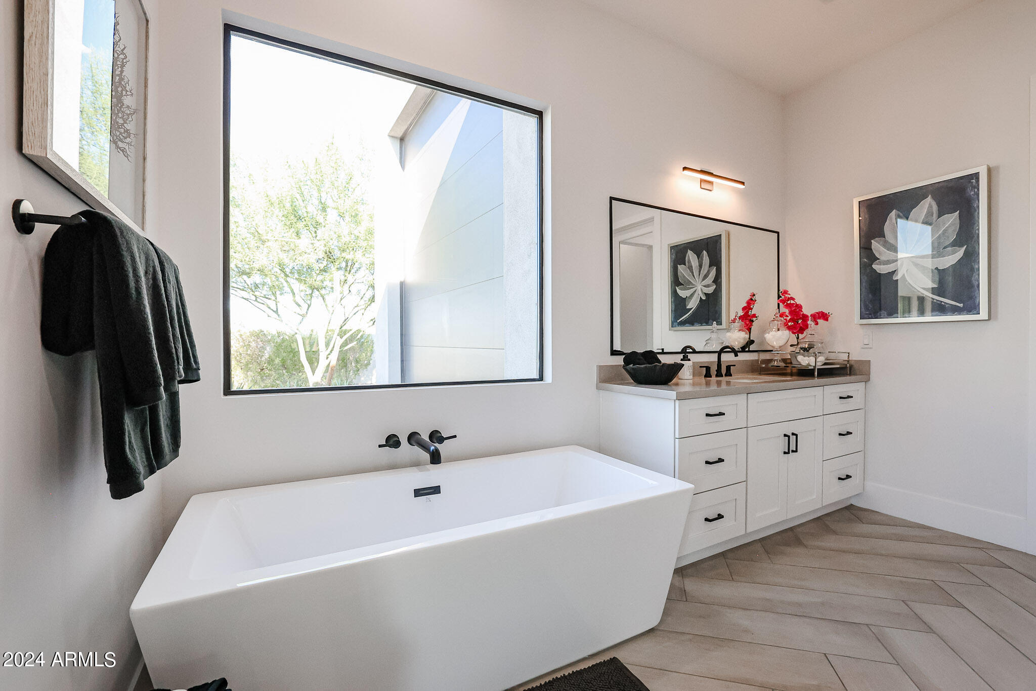6108 E Shasta Daisy Lane