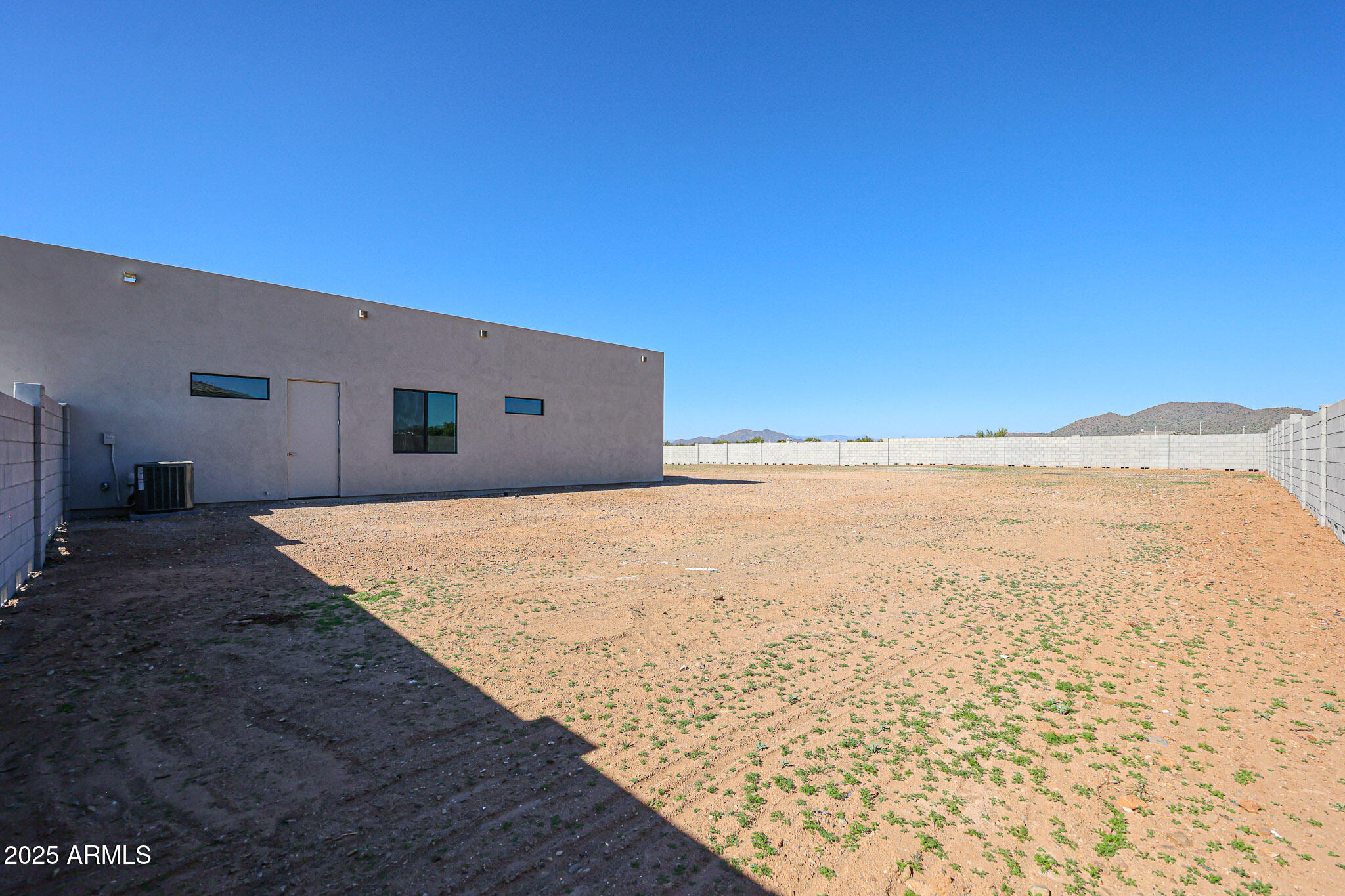 1904 E CREEK CANYON Road