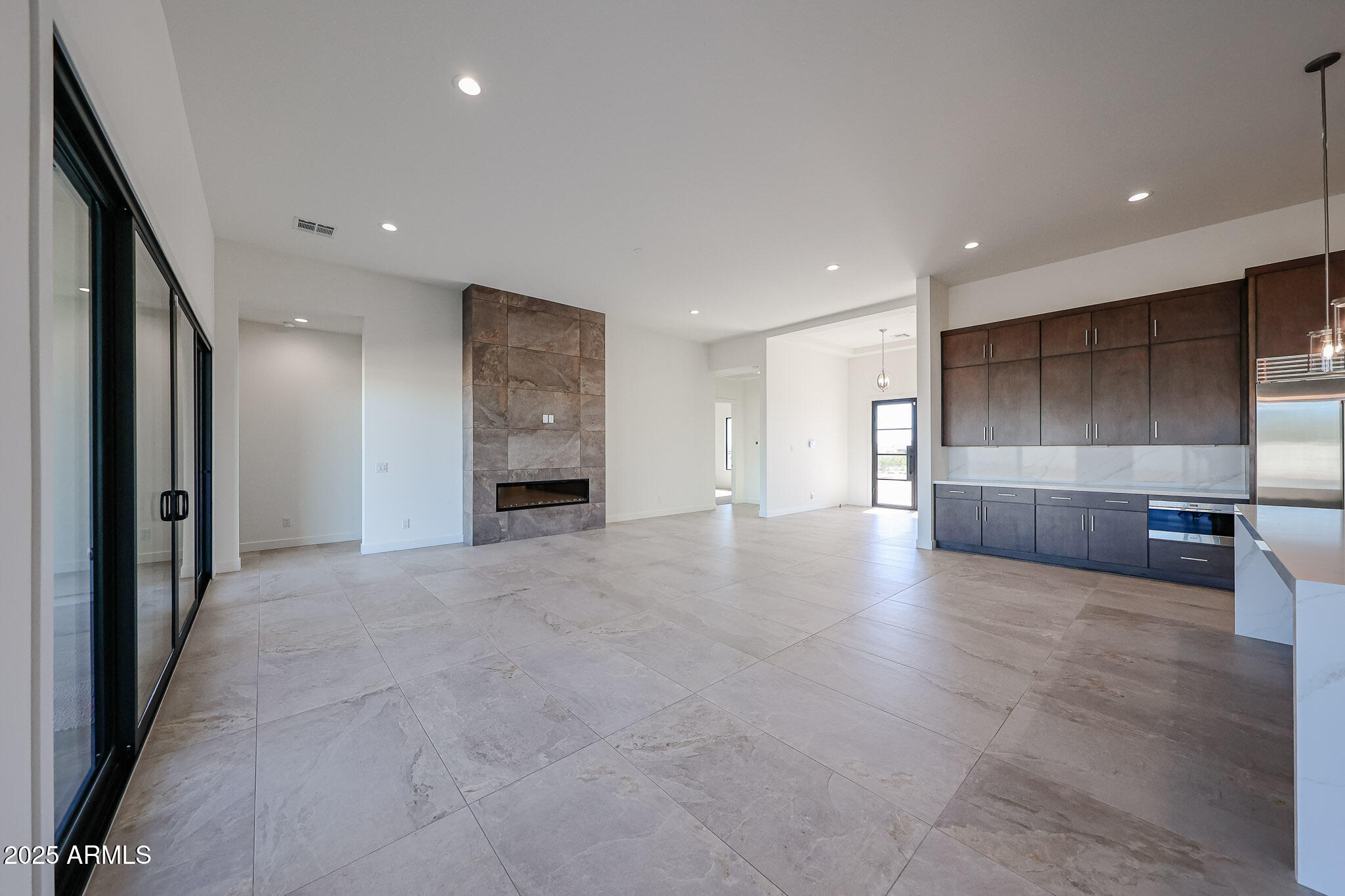 1904 E CREEK CANYON Road