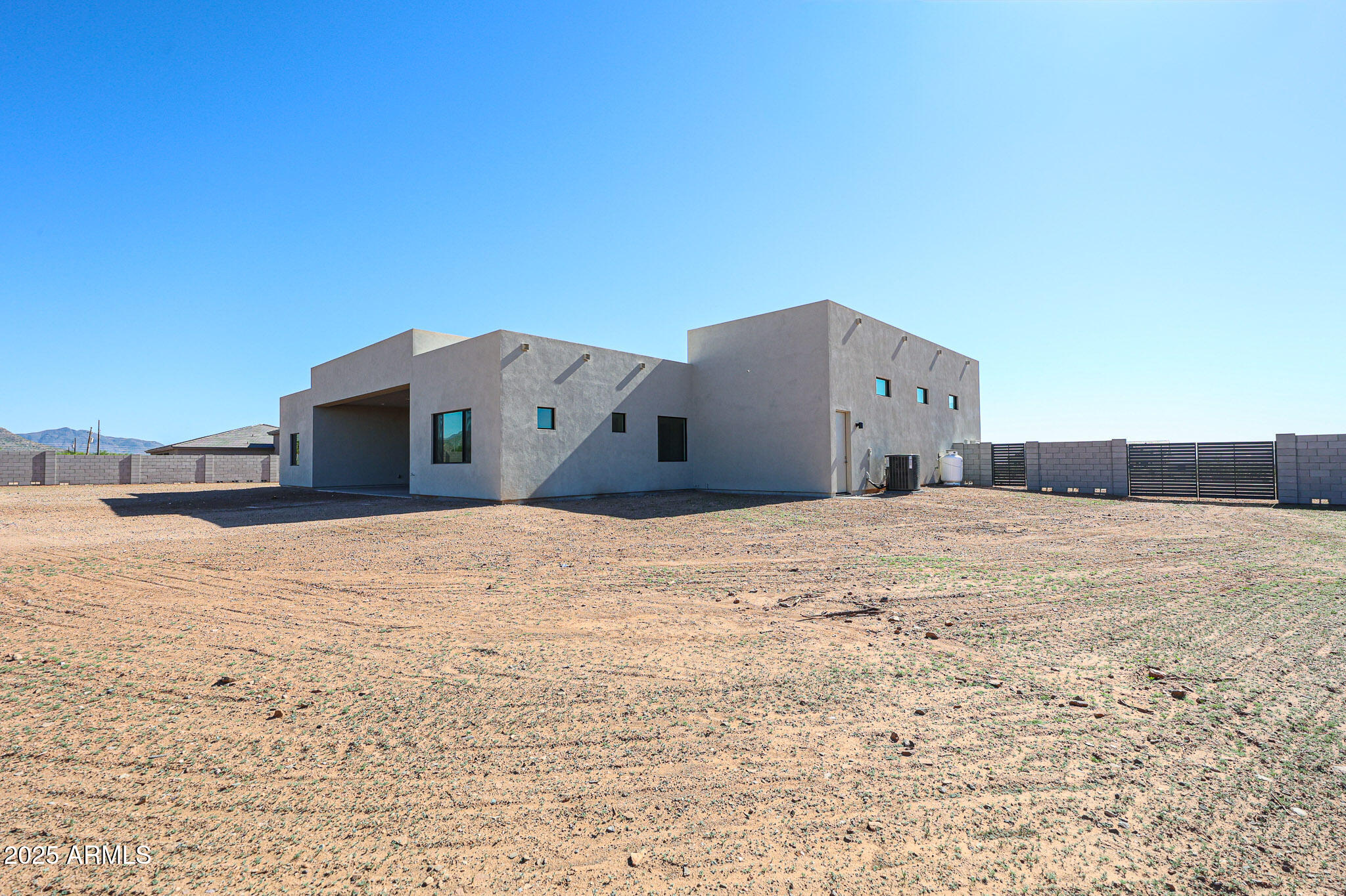 1904 E CREEK CANYON Road