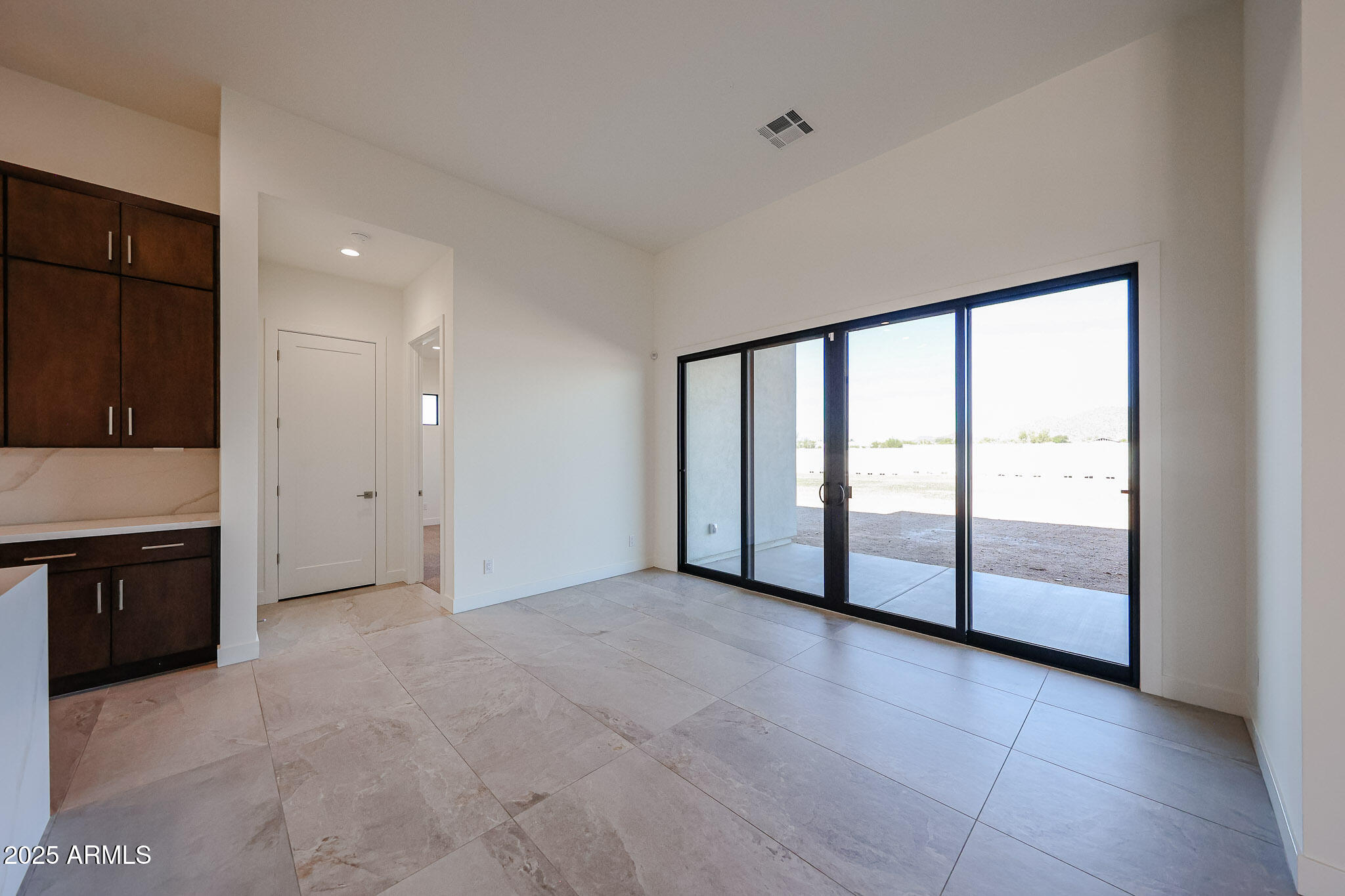 1904 E CREEK CANYON Road