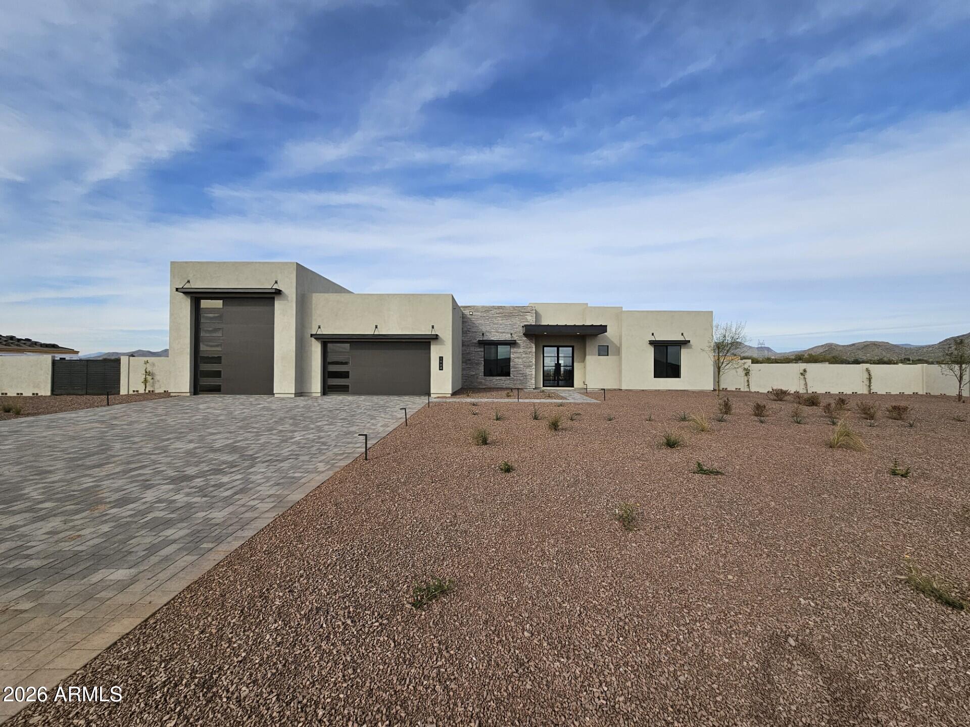 1904 E CREEK CANYON Road