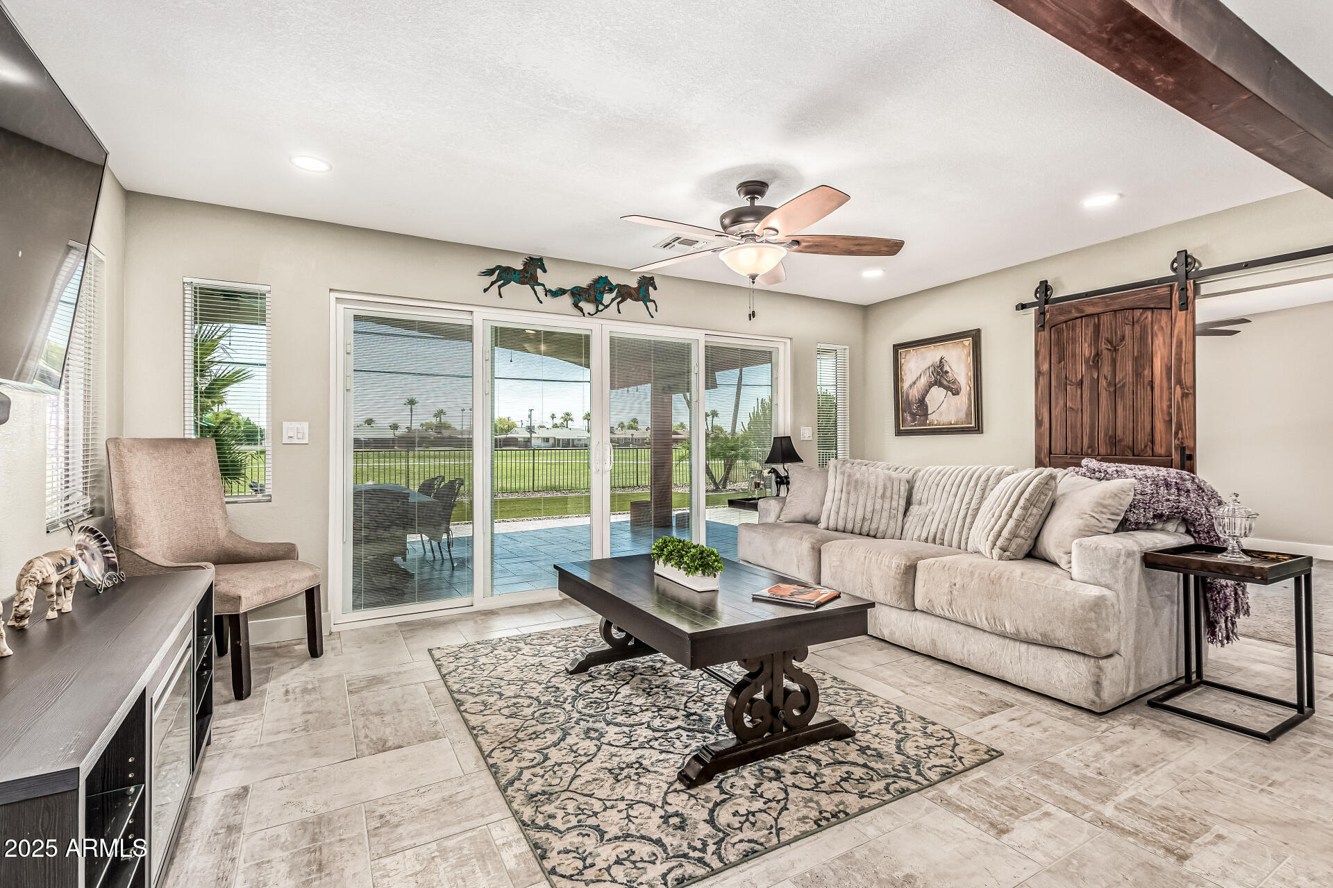 10235 W DESERT HILLS Drive