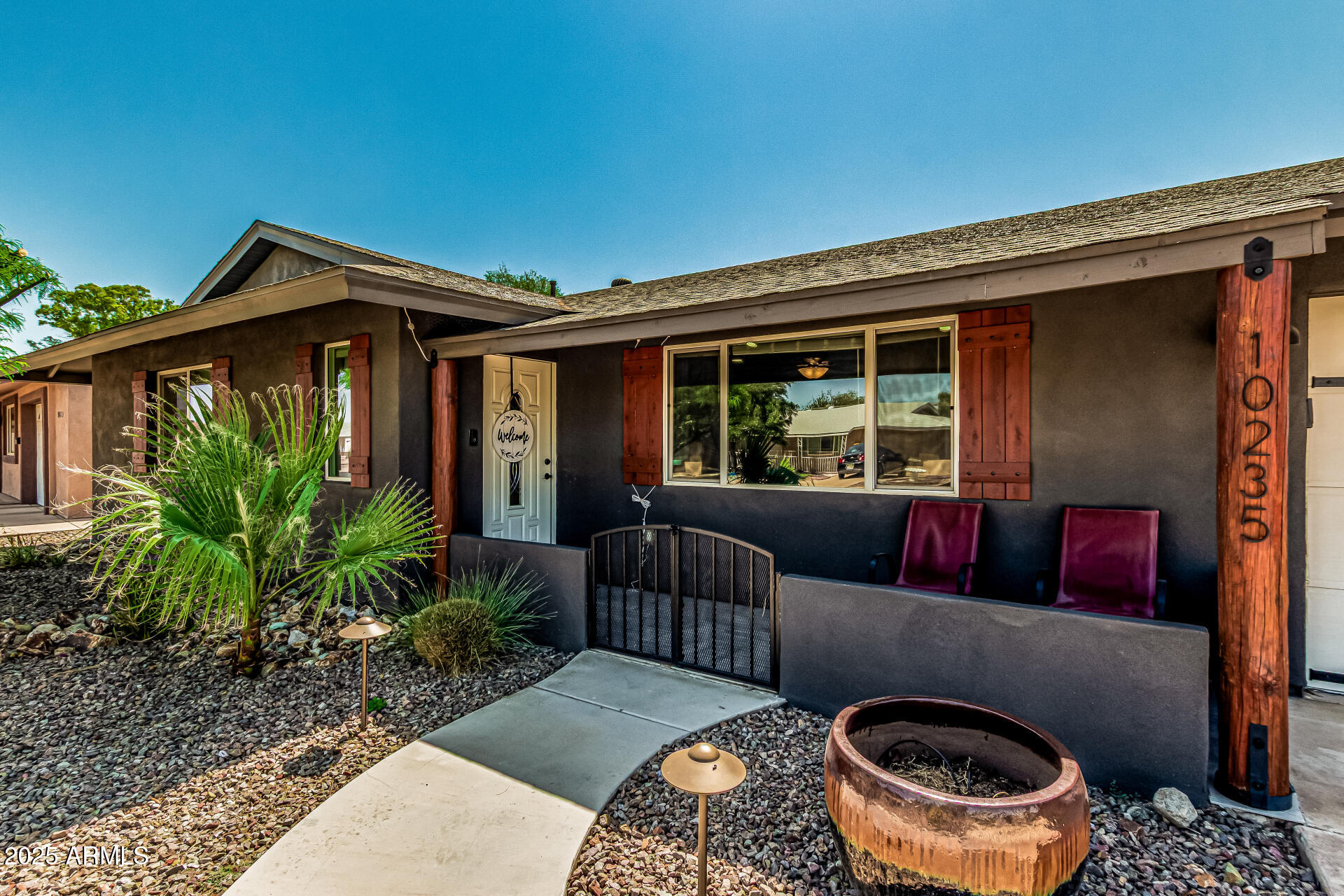 10235 W DESERT HILLS Drive