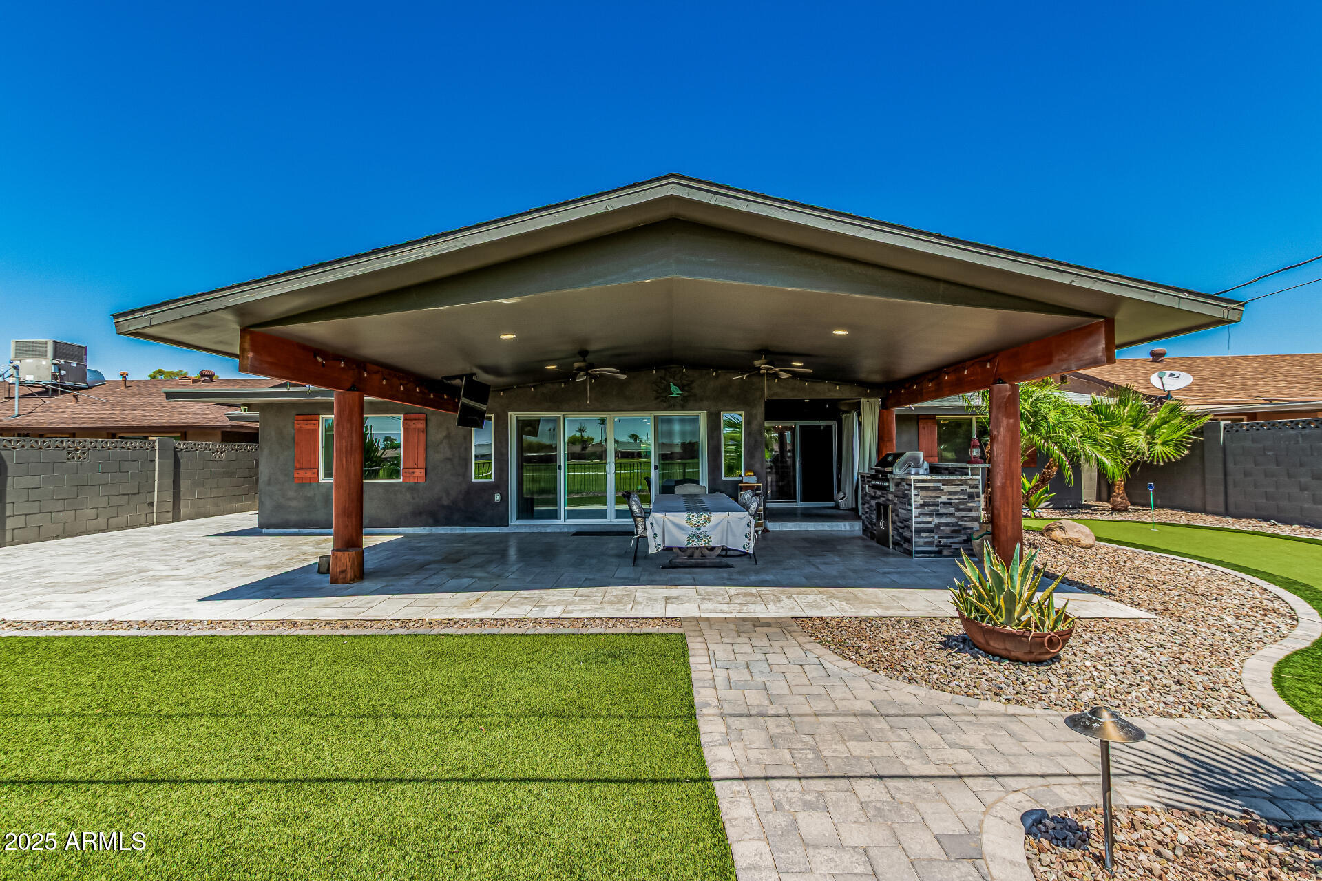 10235 W DESERT HILLS Drive