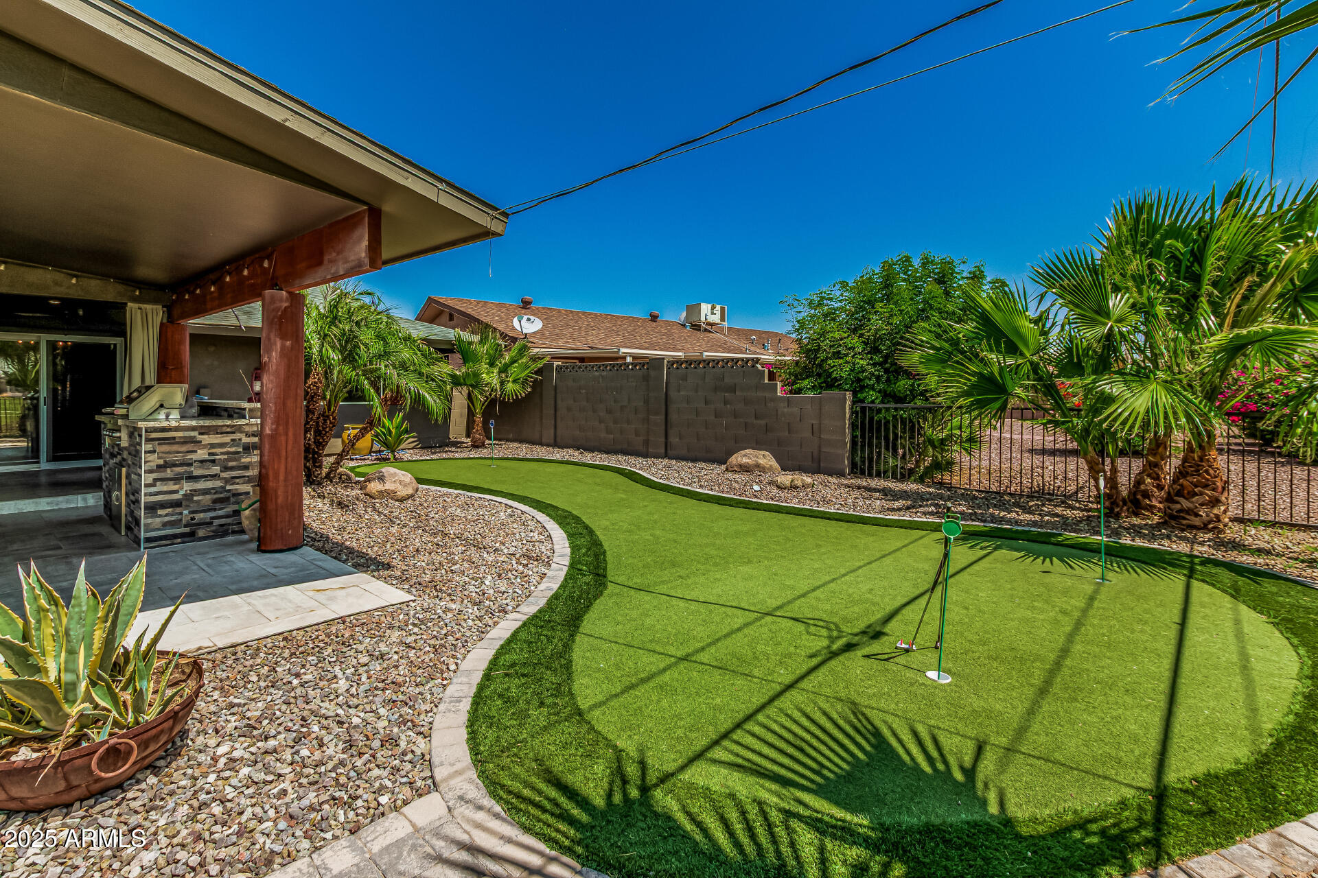 10235 W DESERT HILLS Drive