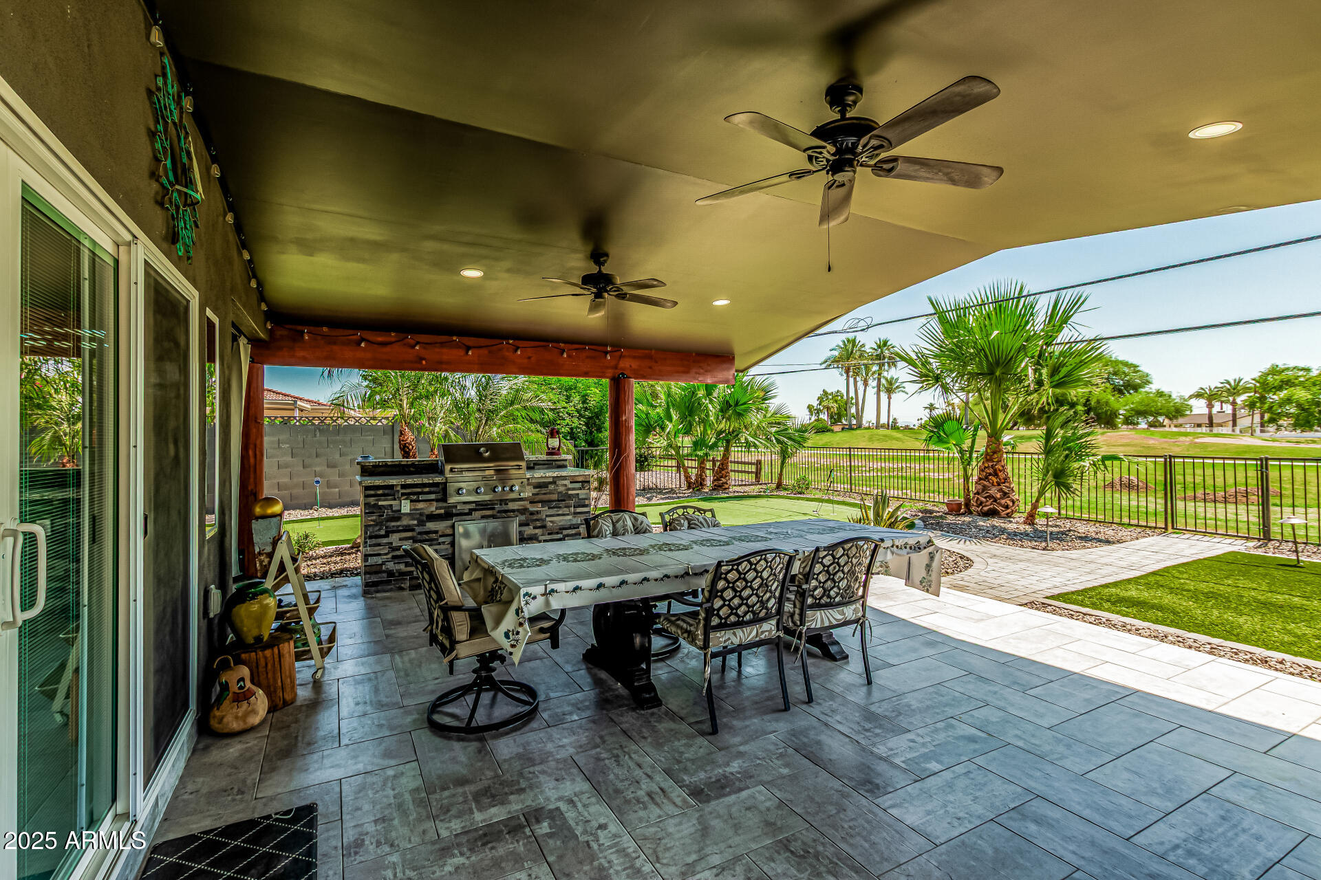 10235 W DESERT HILLS Drive