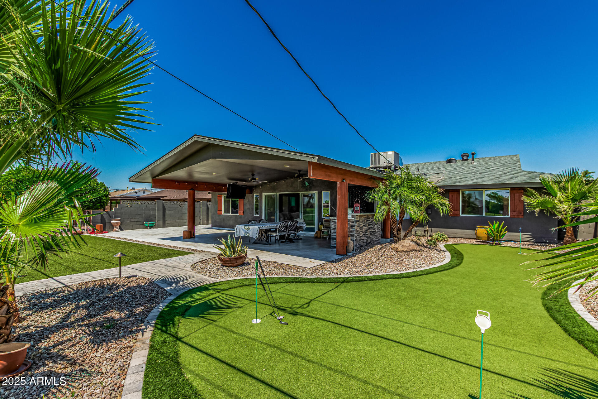 10235 W DESERT HILLS Drive