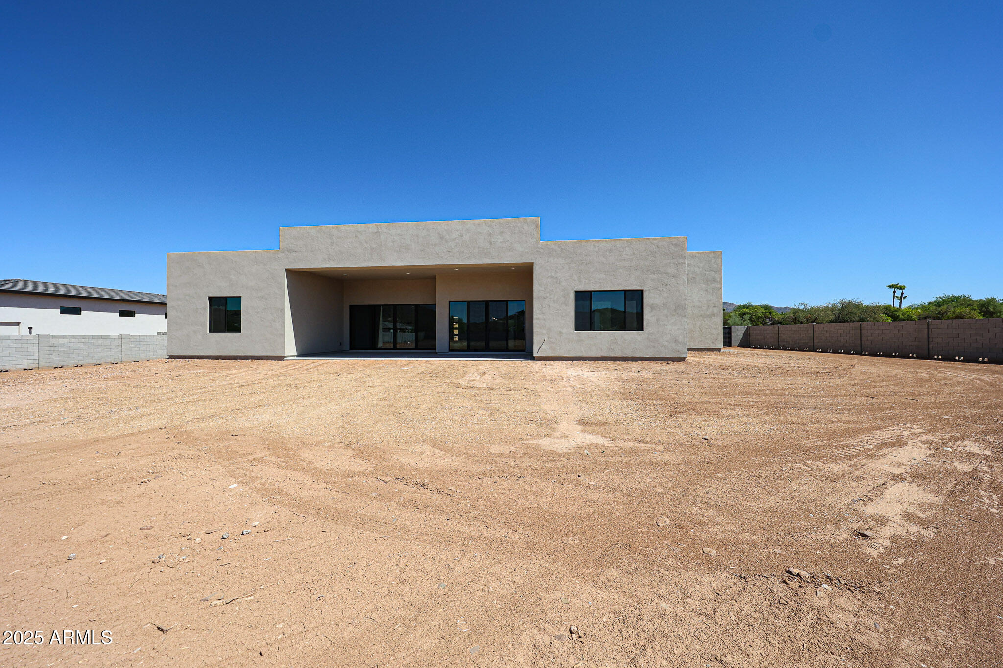 3283 W MESQUITE Street
