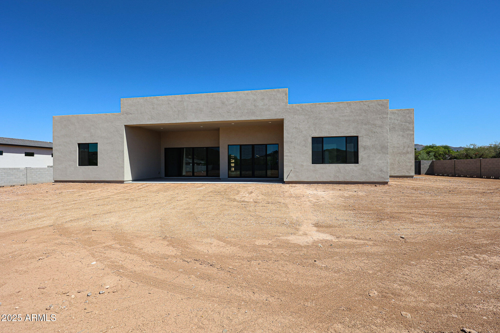 3283 W MESQUITE Street