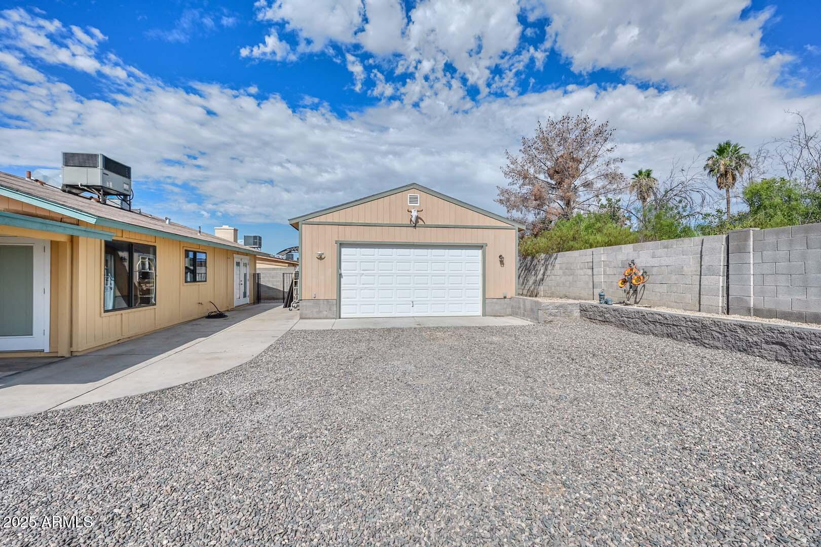 2732 E VILLA RITA Drive