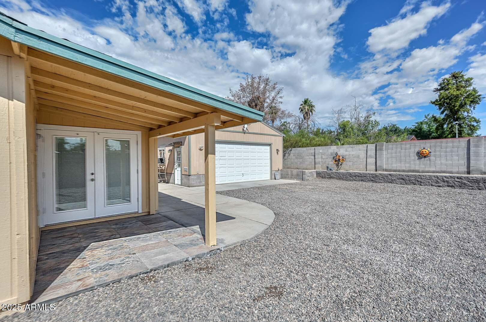2732 E VILLA RITA Drive