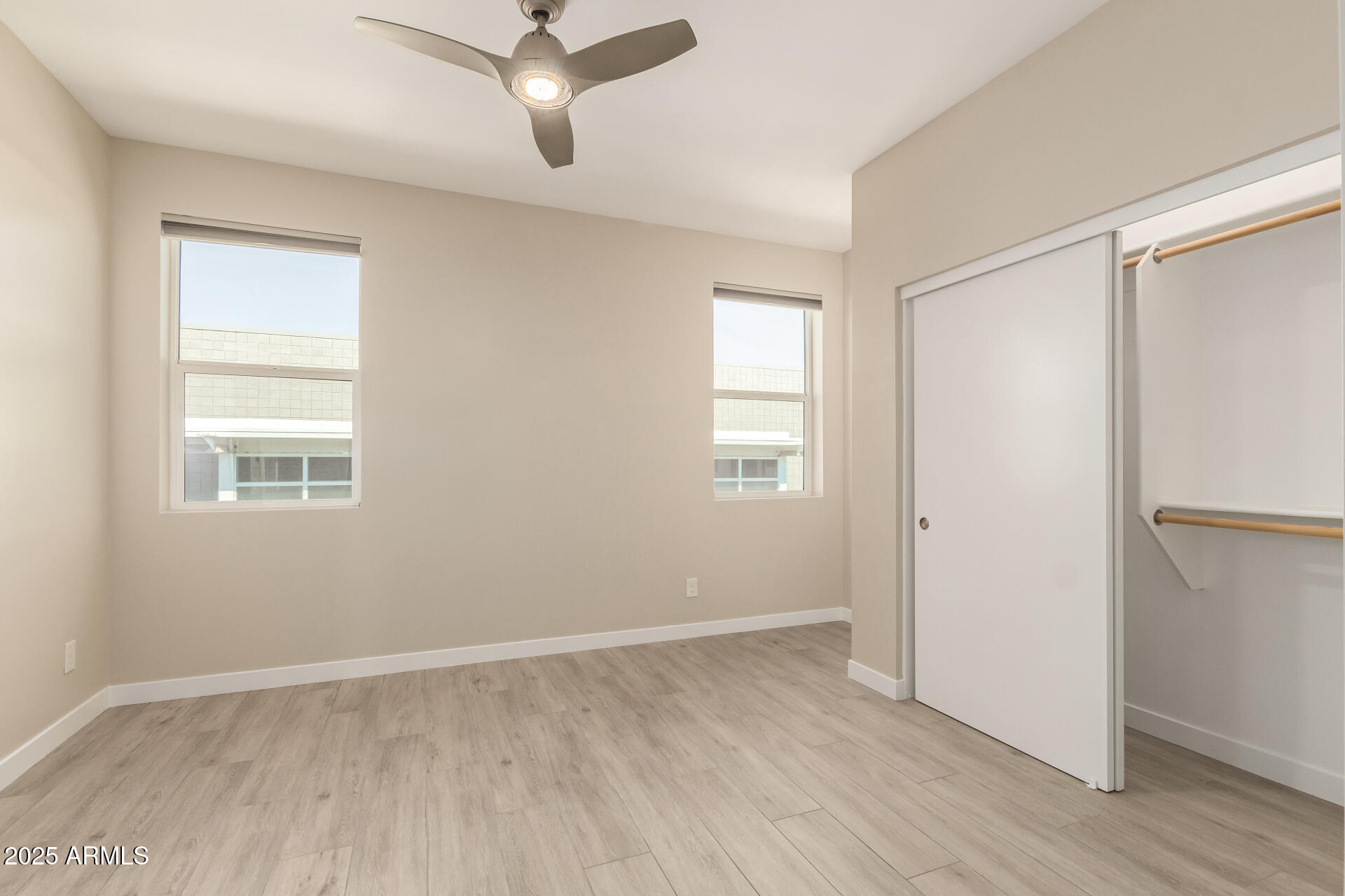 325 E CORONADO Road 10