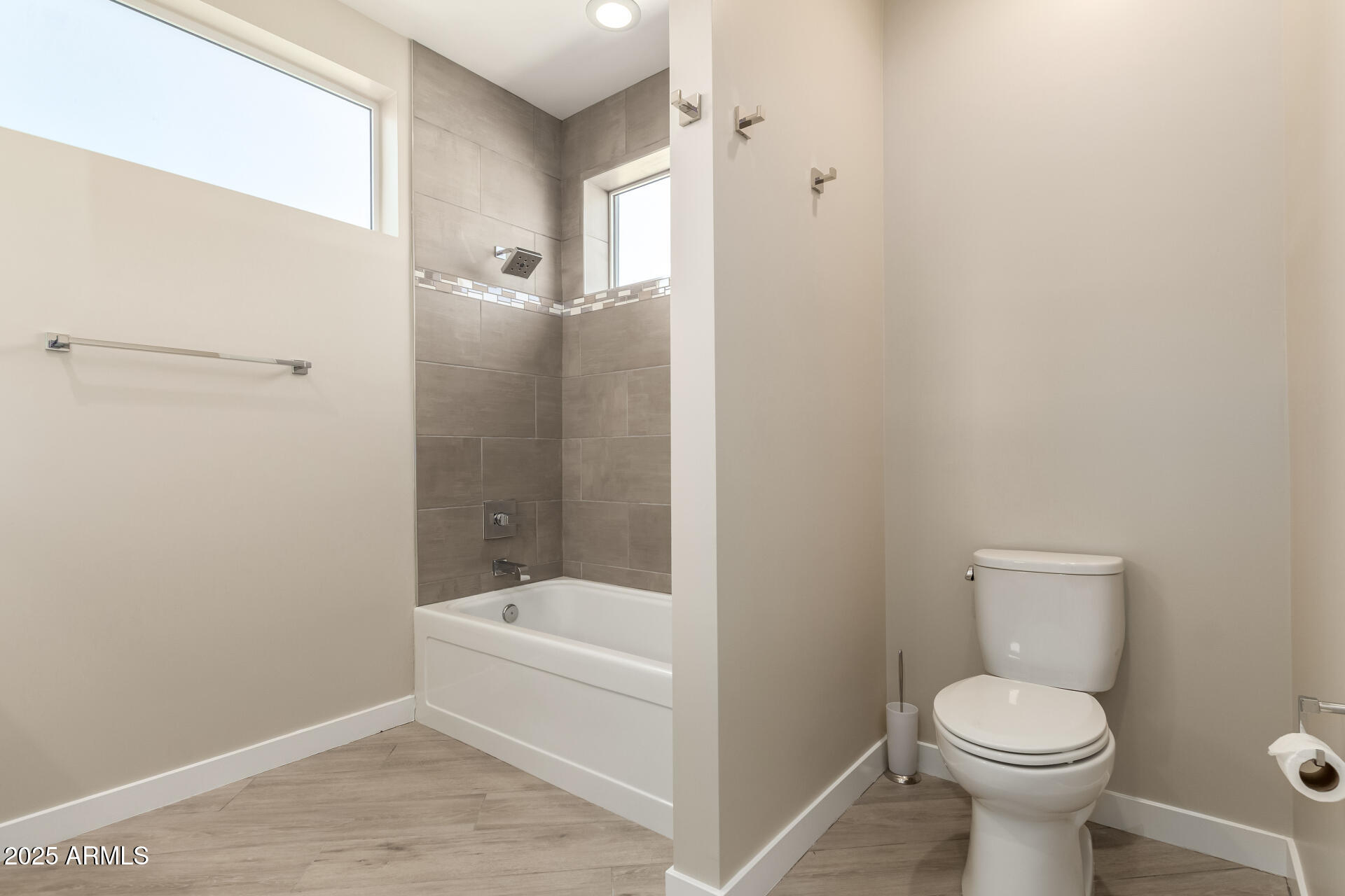 325 E CORONADO Road 10