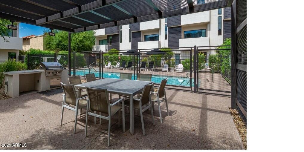 325 E CORONADO Road 10