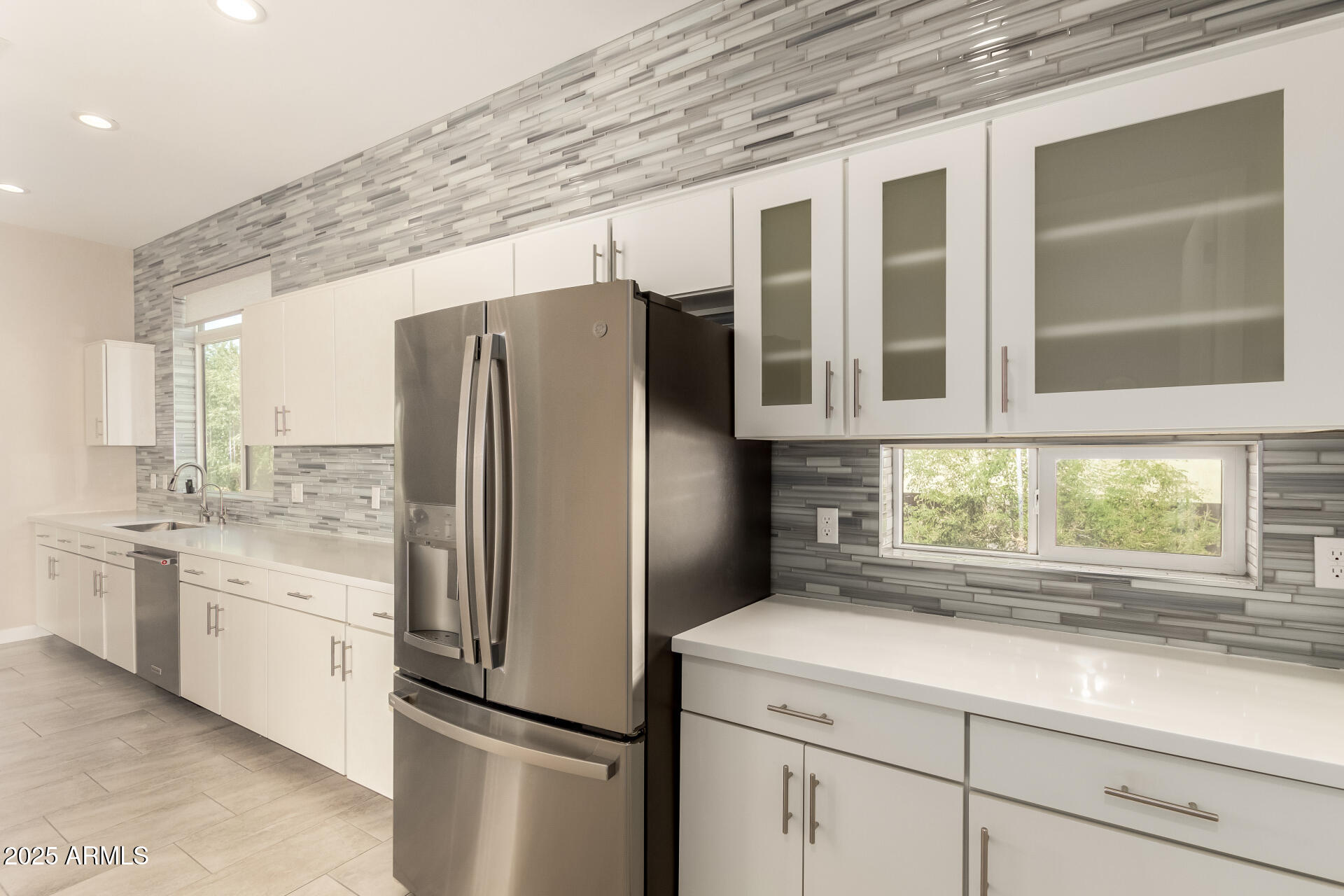325 E CORONADO Road 10