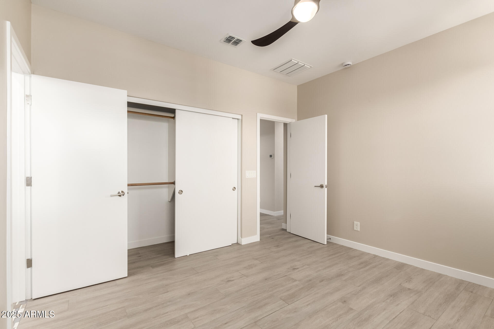 325 E CORONADO Road 10