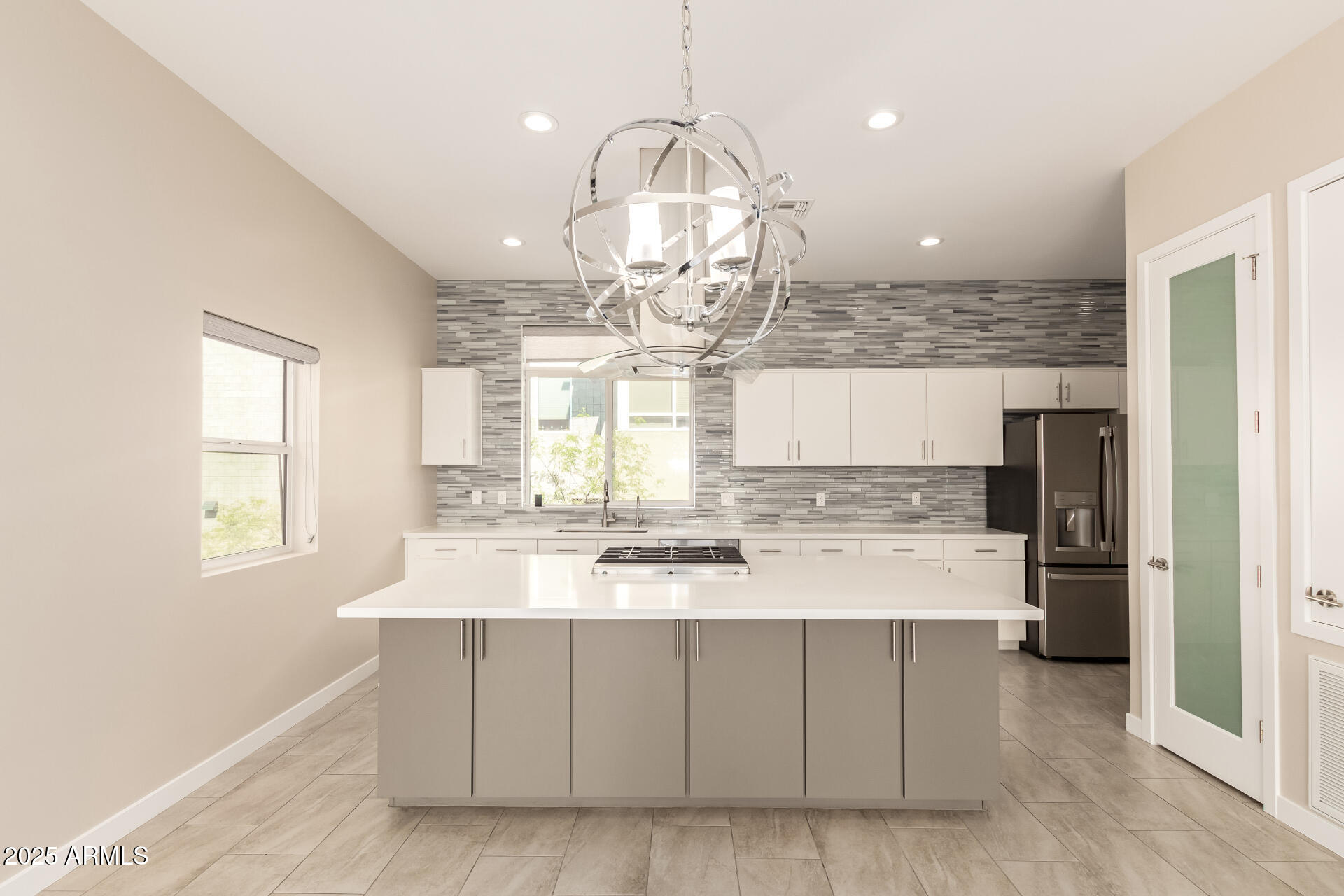 325 E CORONADO Road 10