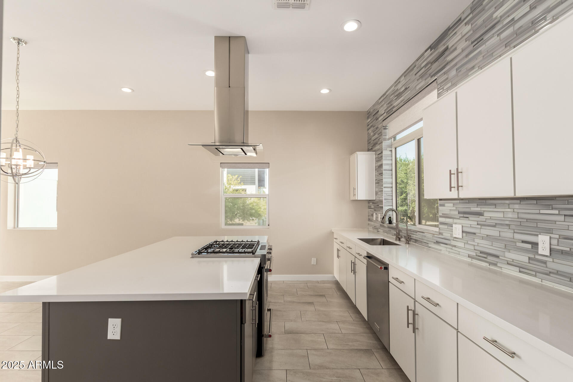 325 E CORONADO Road 10