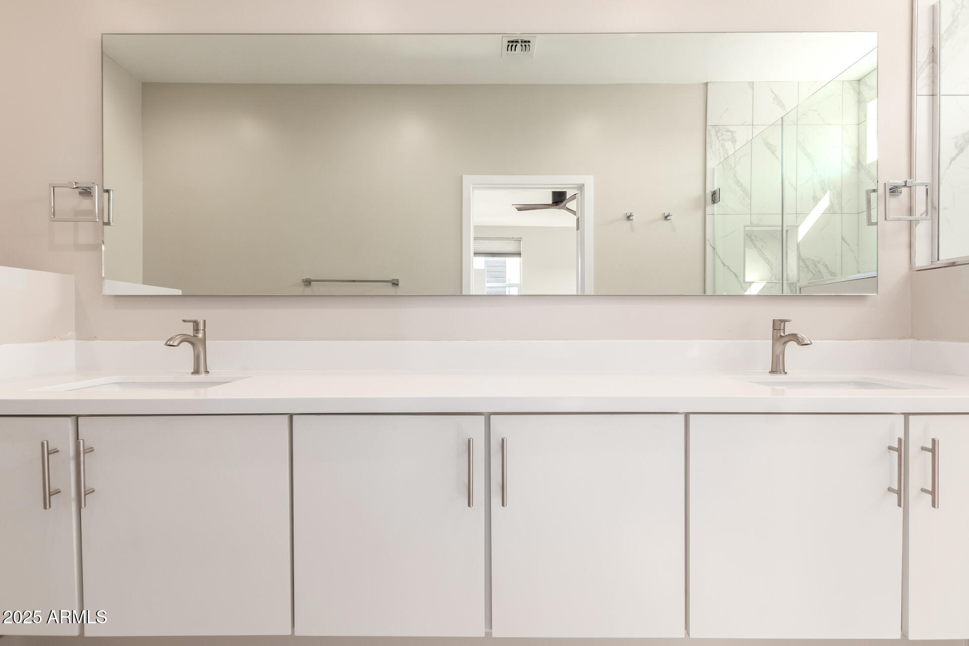 325 E CORONADO Road 10