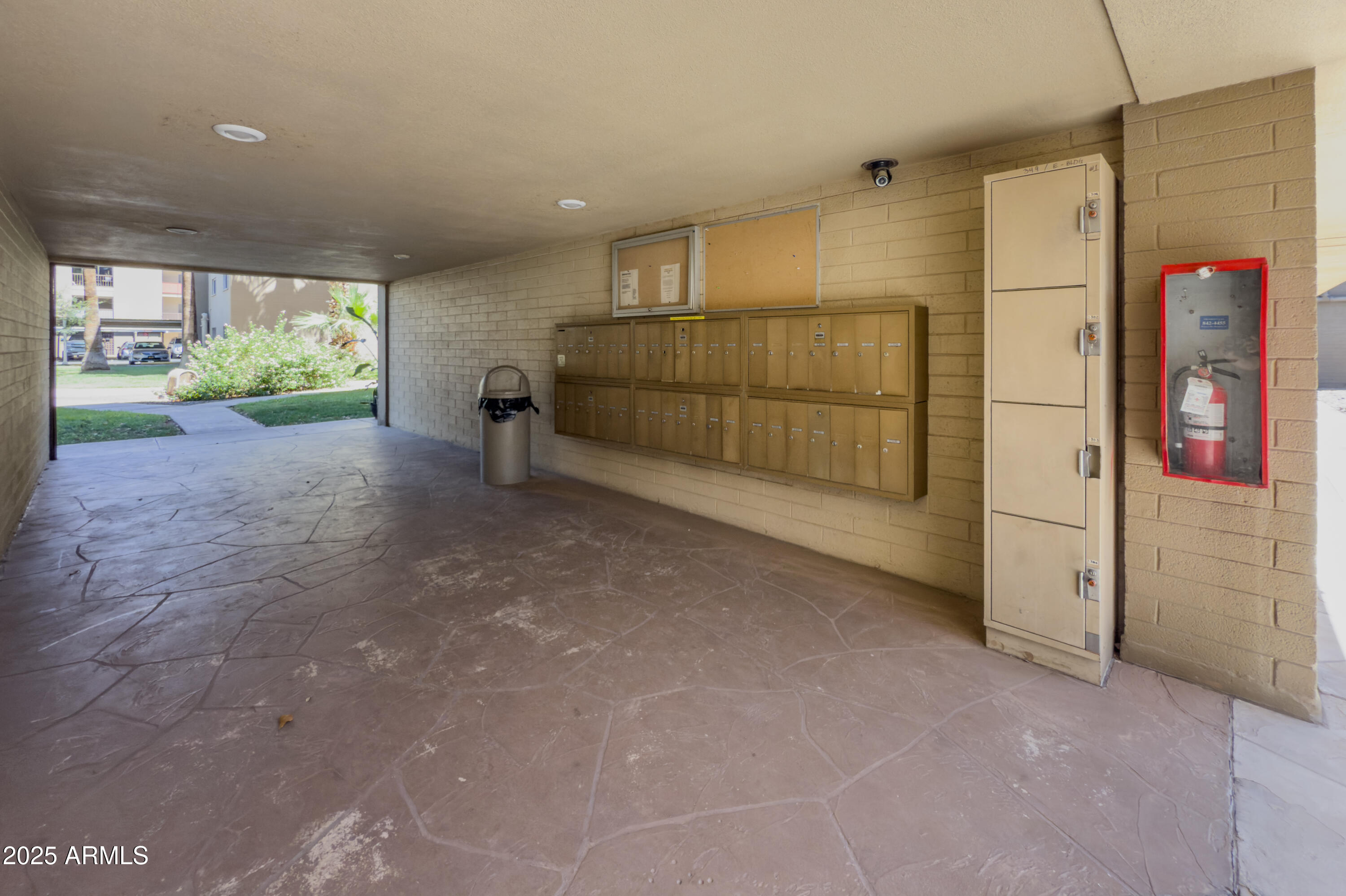 349 E THOMAS Road E301