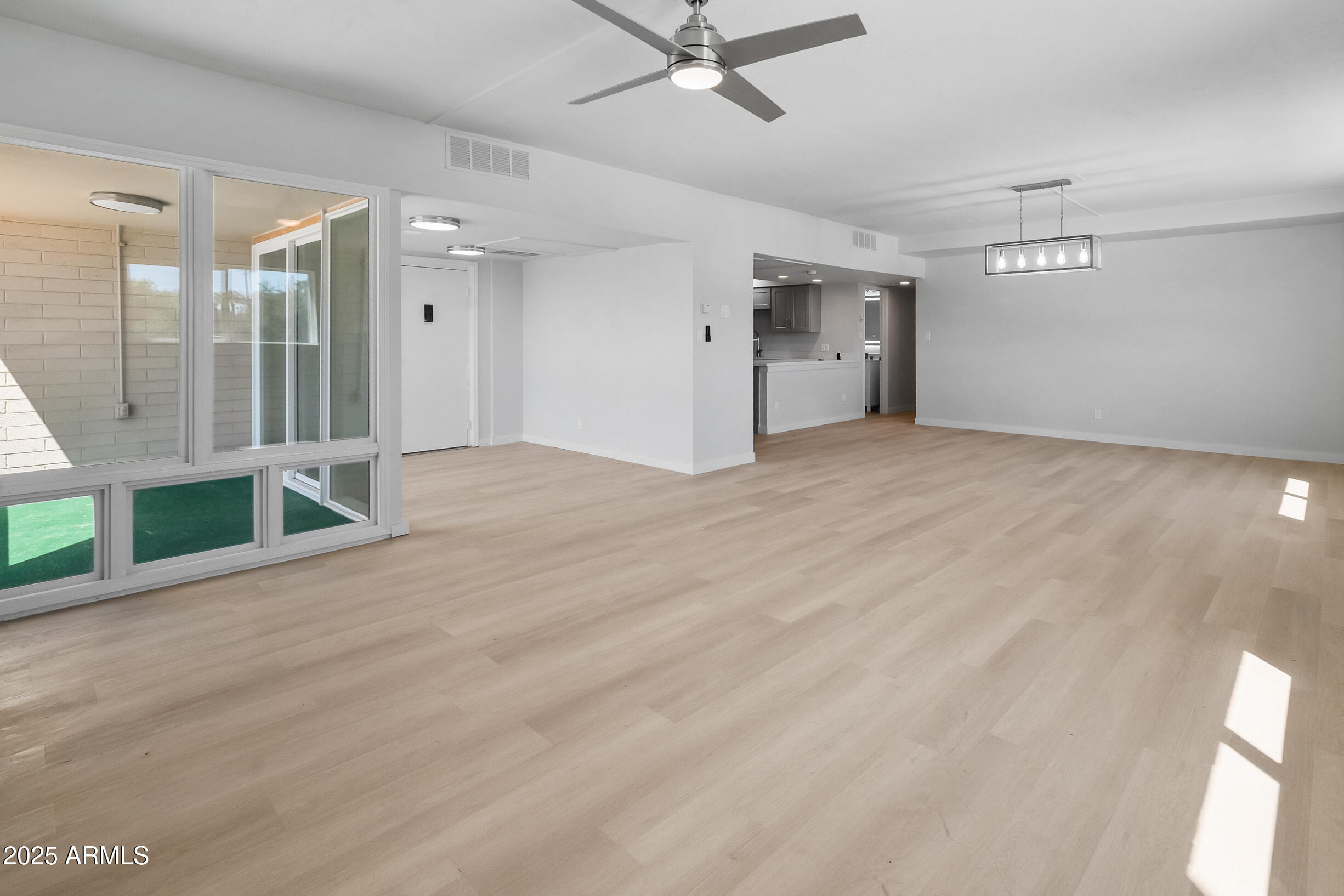 349 E THOMAS Road E301