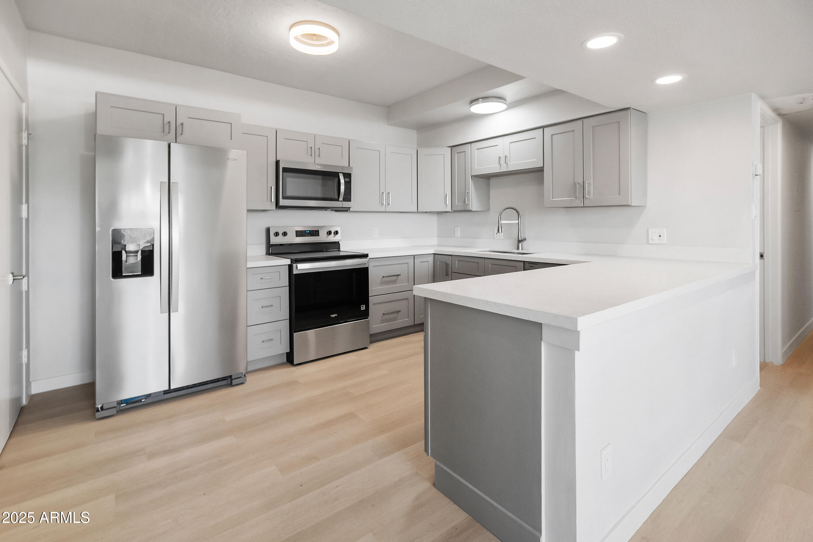 349 E THOMAS Road E301