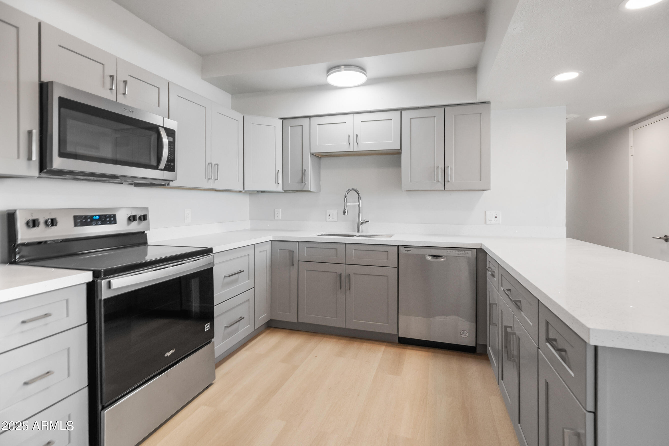 349 E THOMAS Road E301