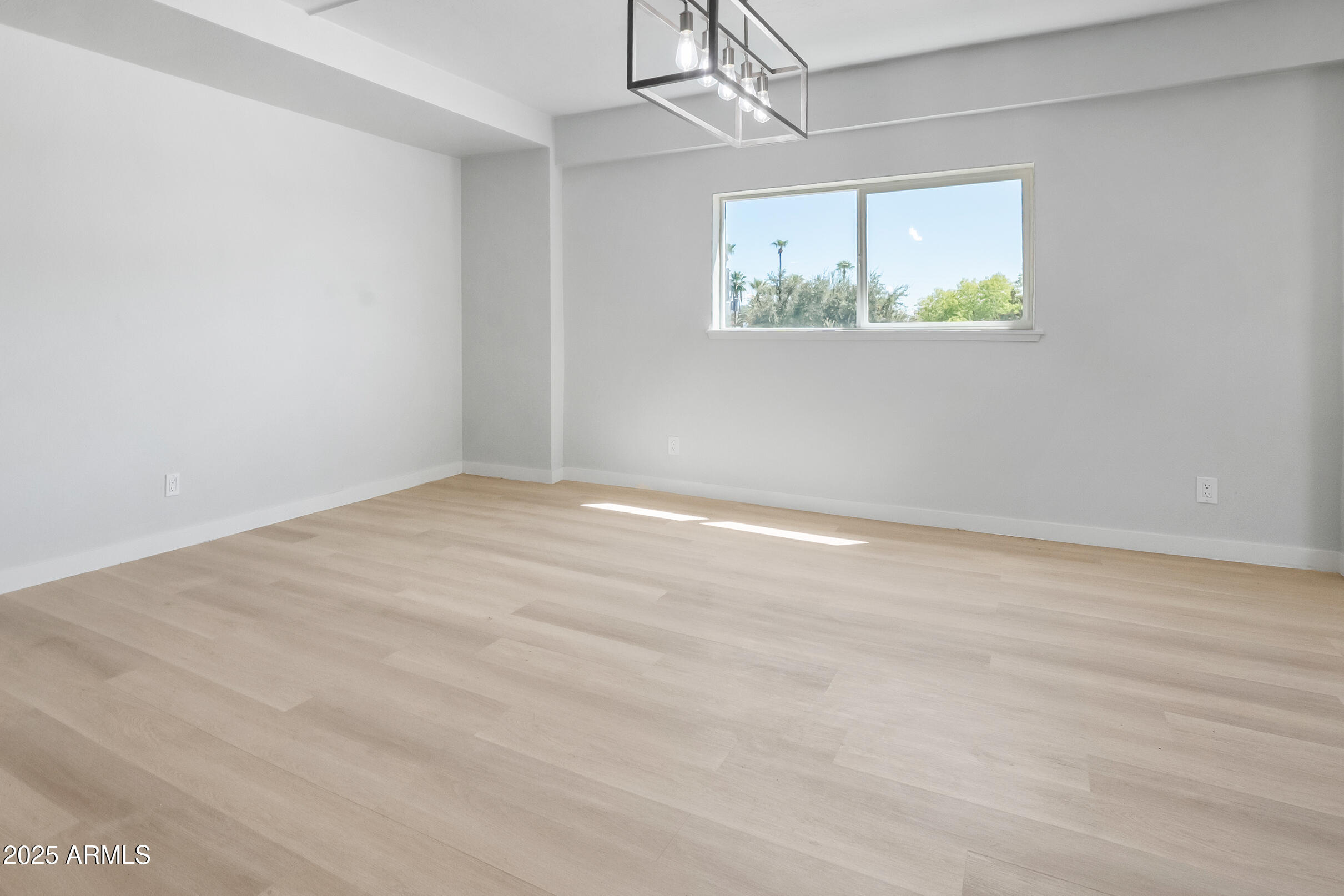 349 E THOMAS Road E301