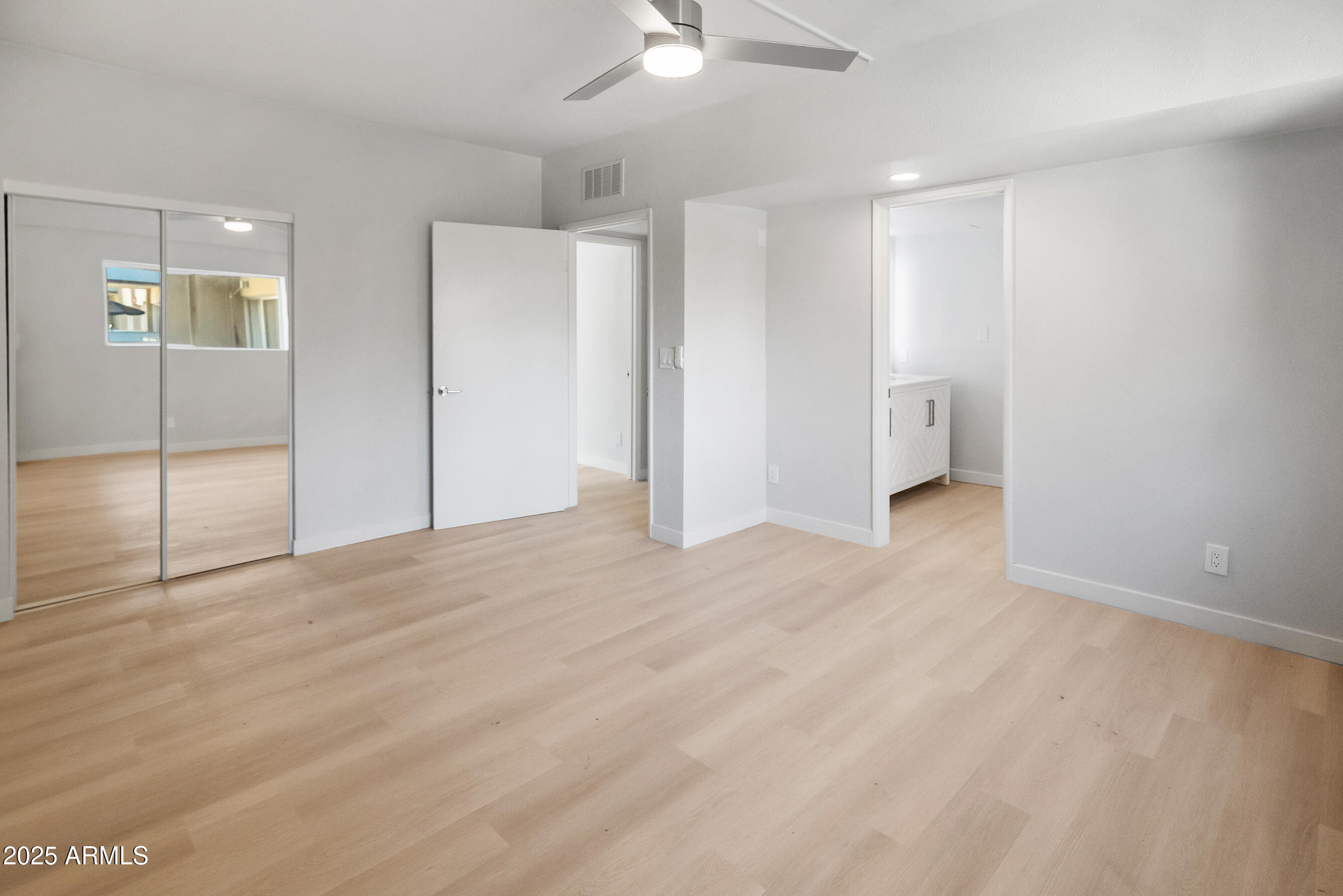 349 E THOMAS Road E301