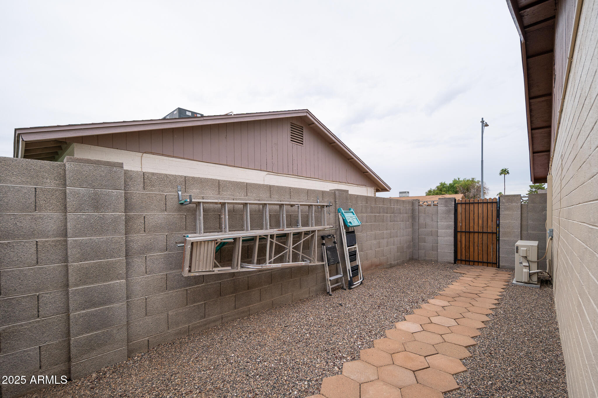 4915 W Larkspur Drive