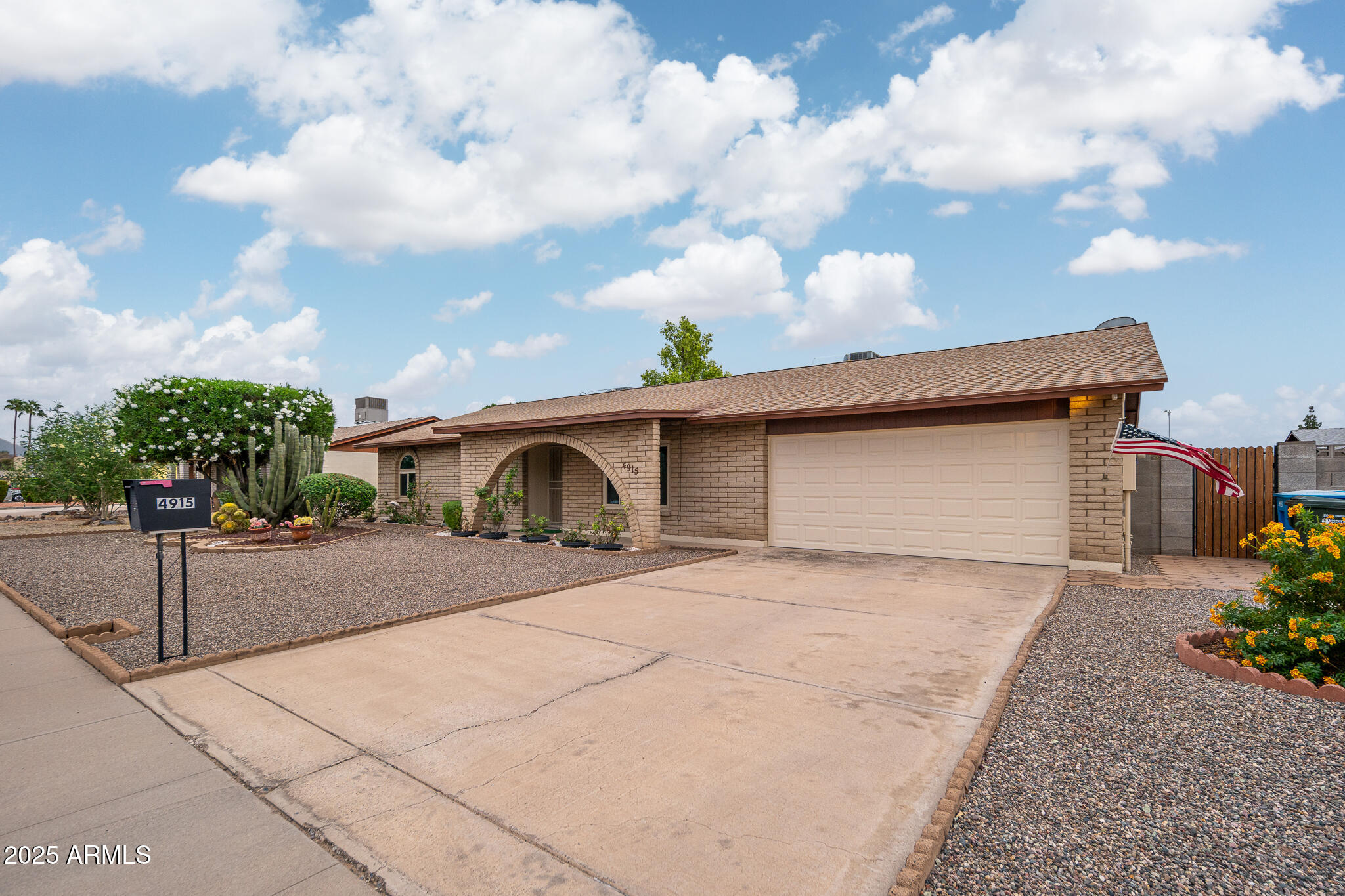 4915 W Larkspur Drive