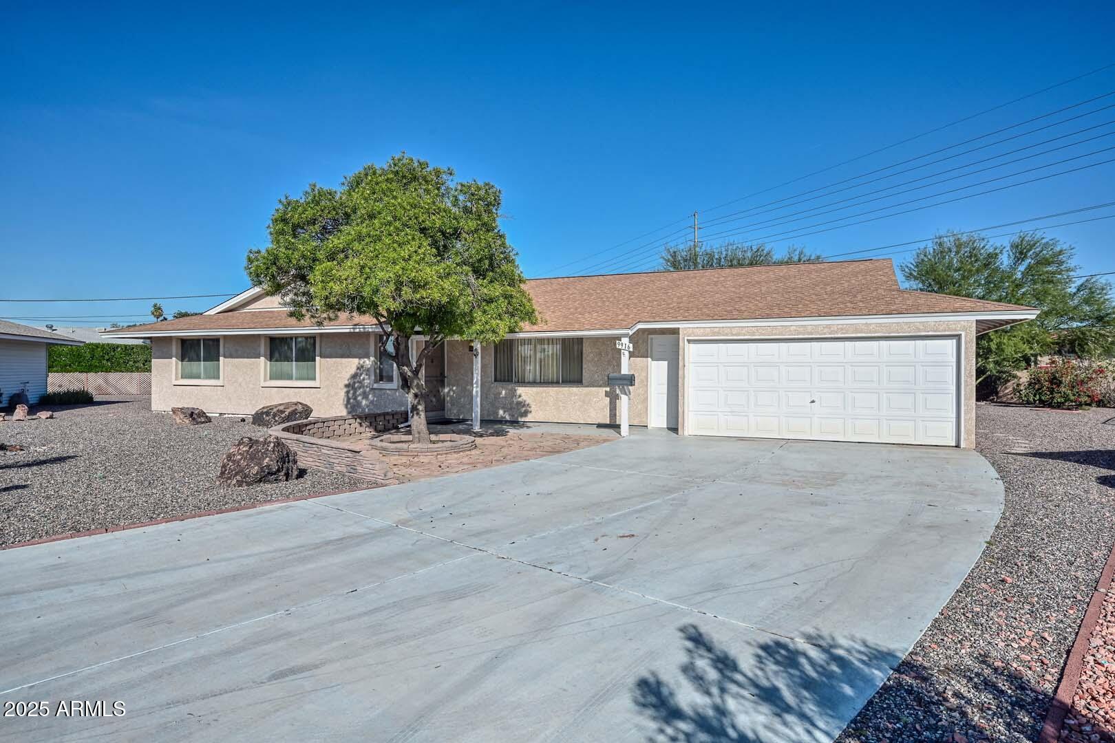 9916 W HOPE Circle