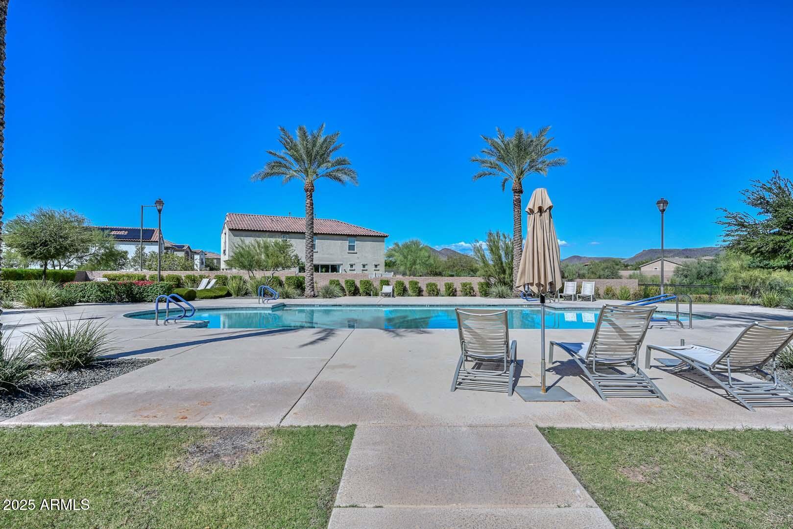 12330 W CACTUS BLOSSOM Trail