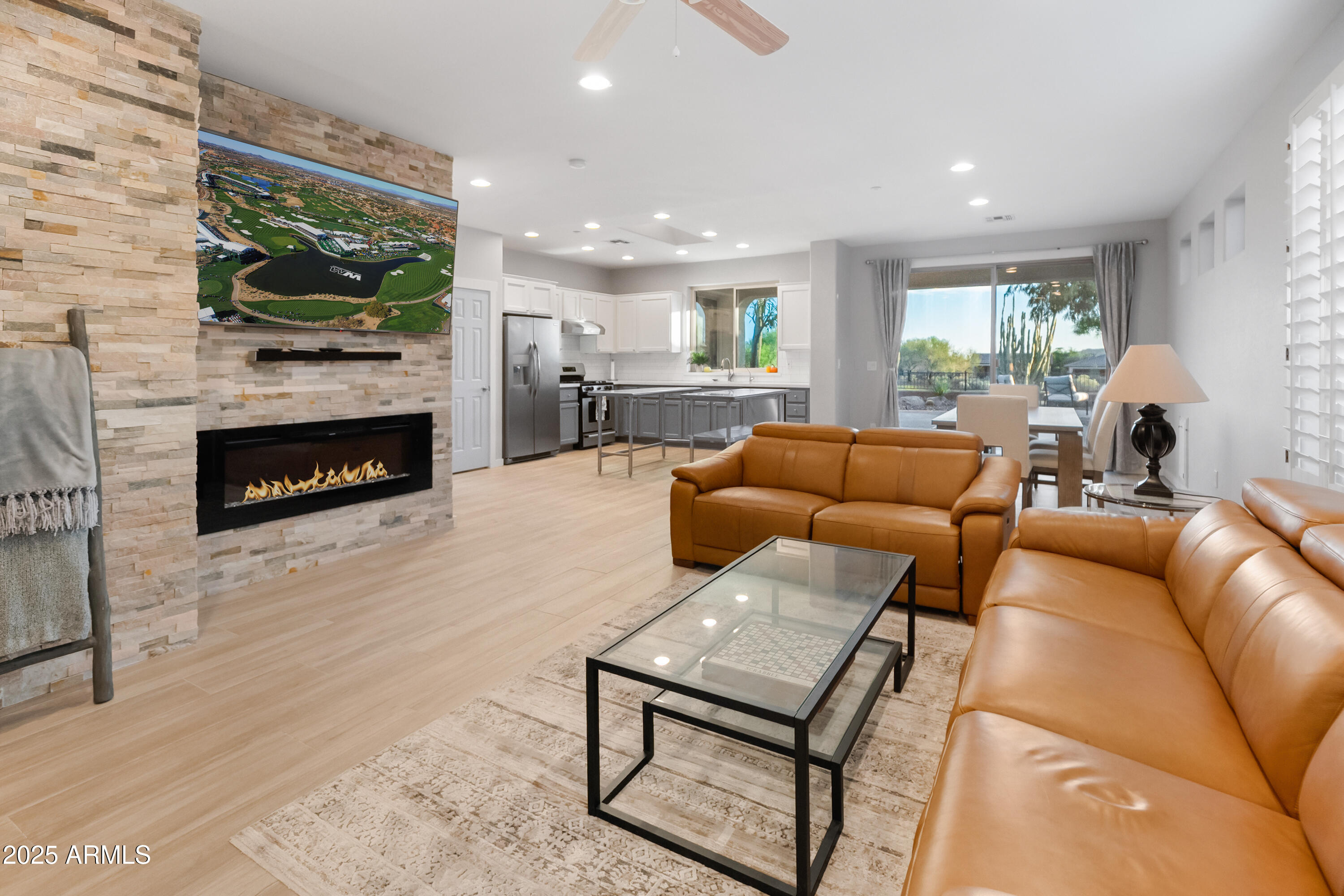2513 W Myopia Drive
