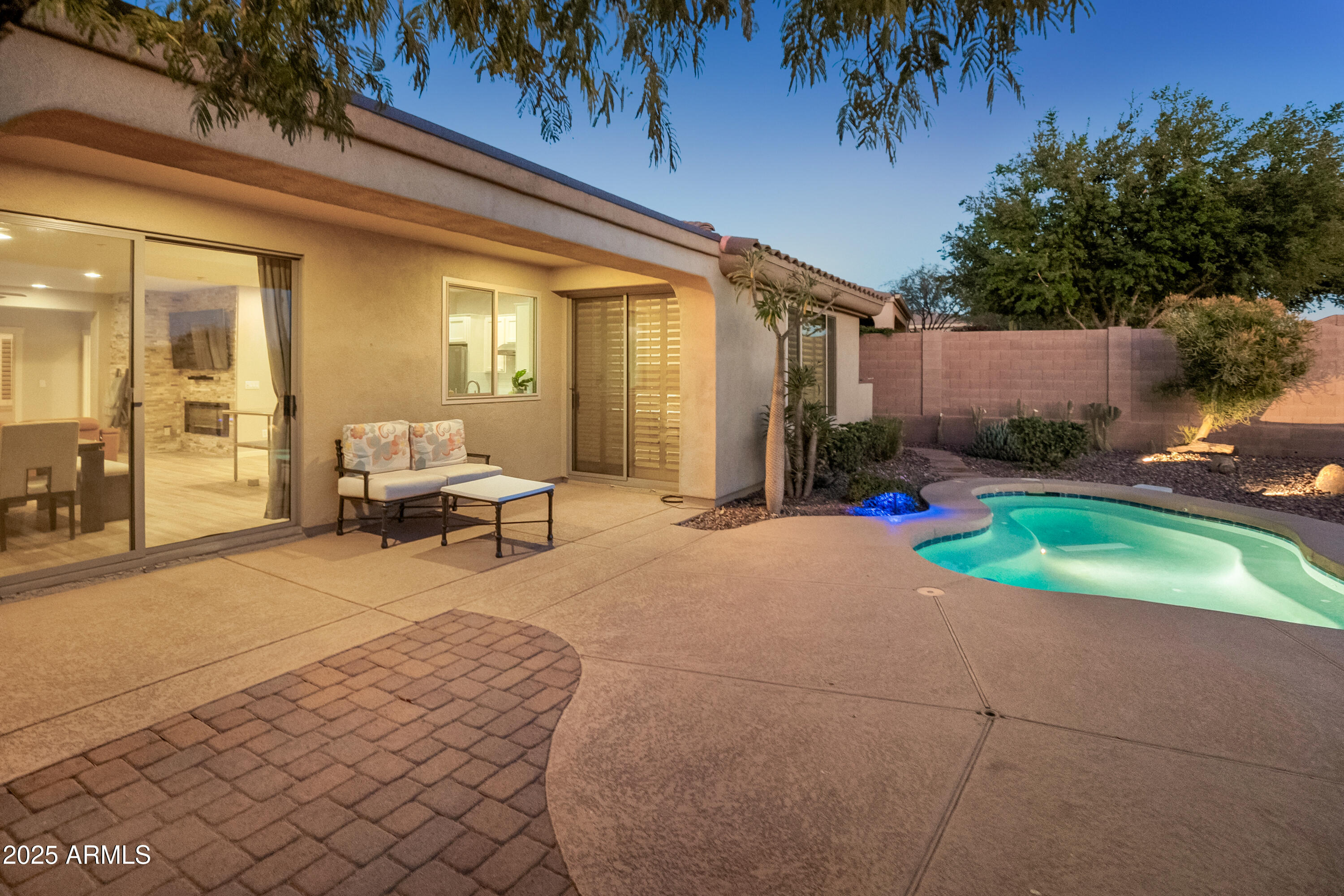2513 W Myopia Drive