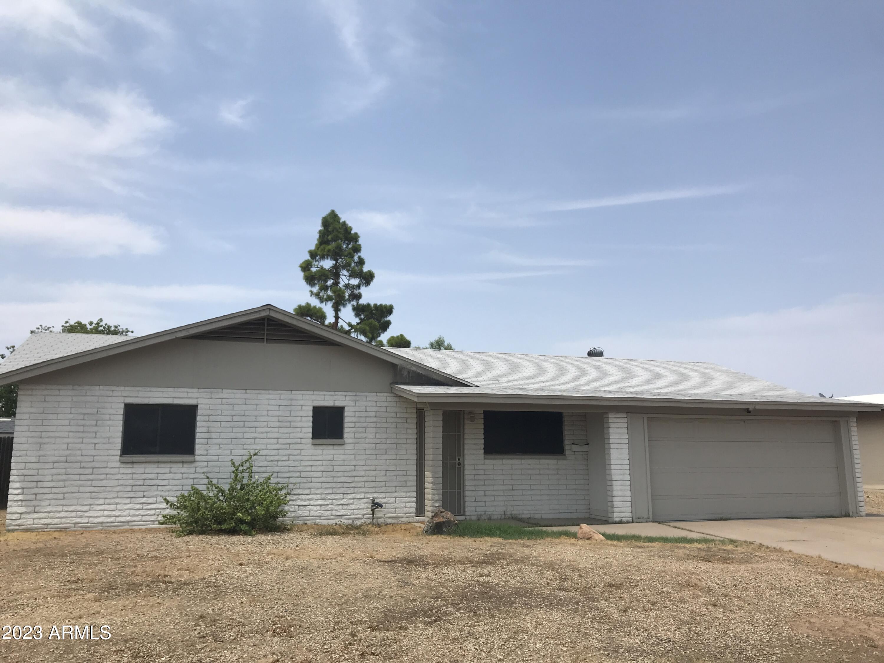 2316 W LARKSPUR Drive