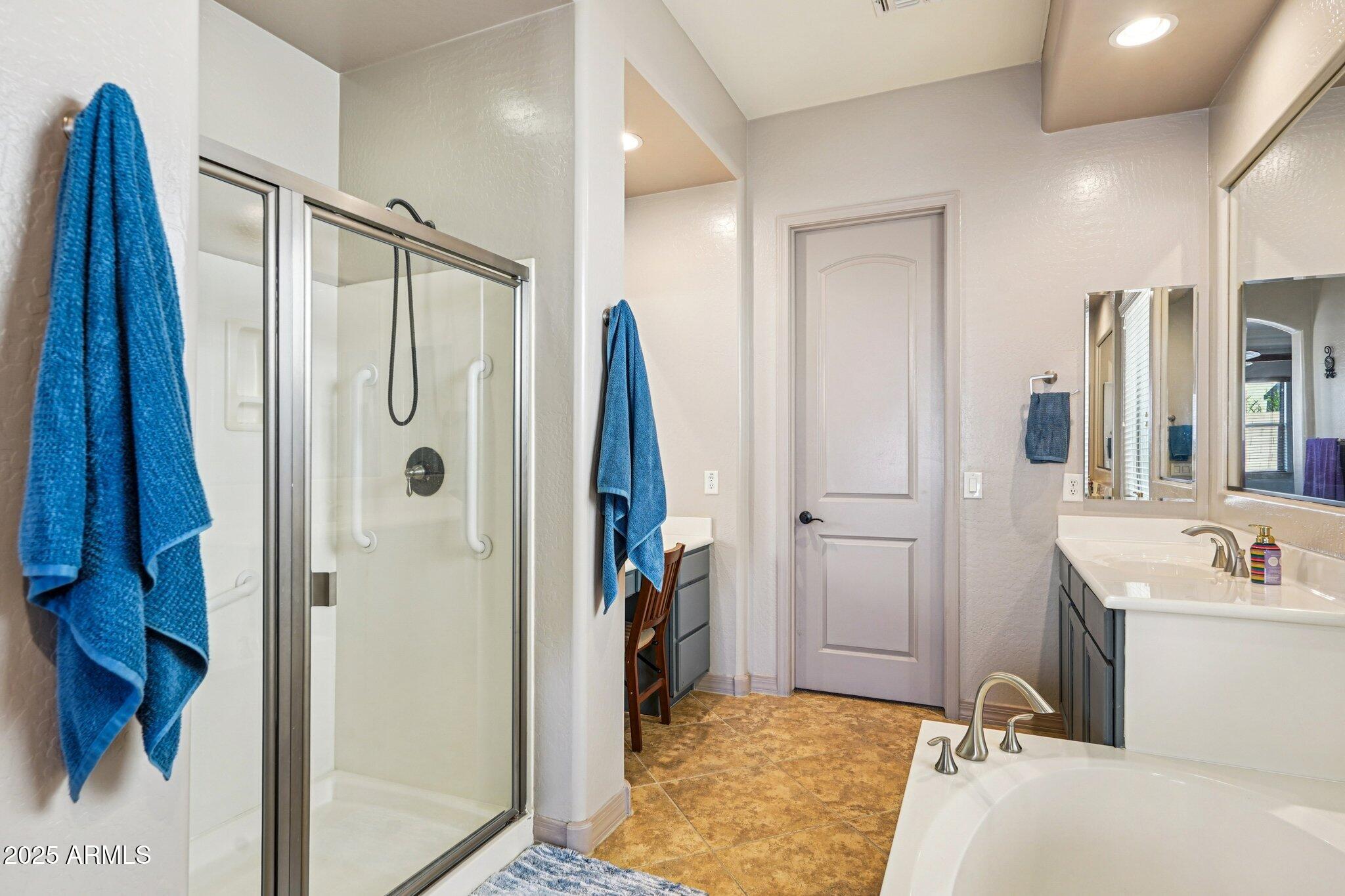 18310 W ONYX Court