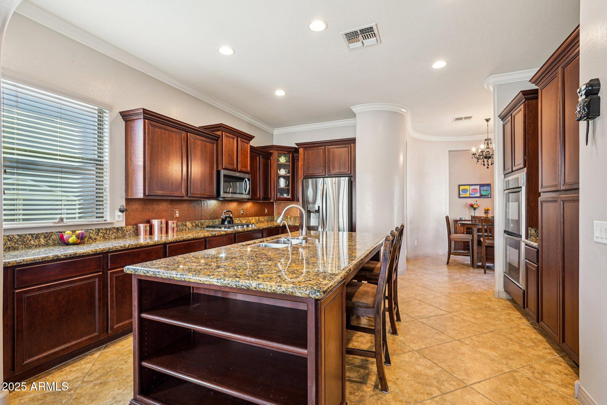18310 W ONYX Court