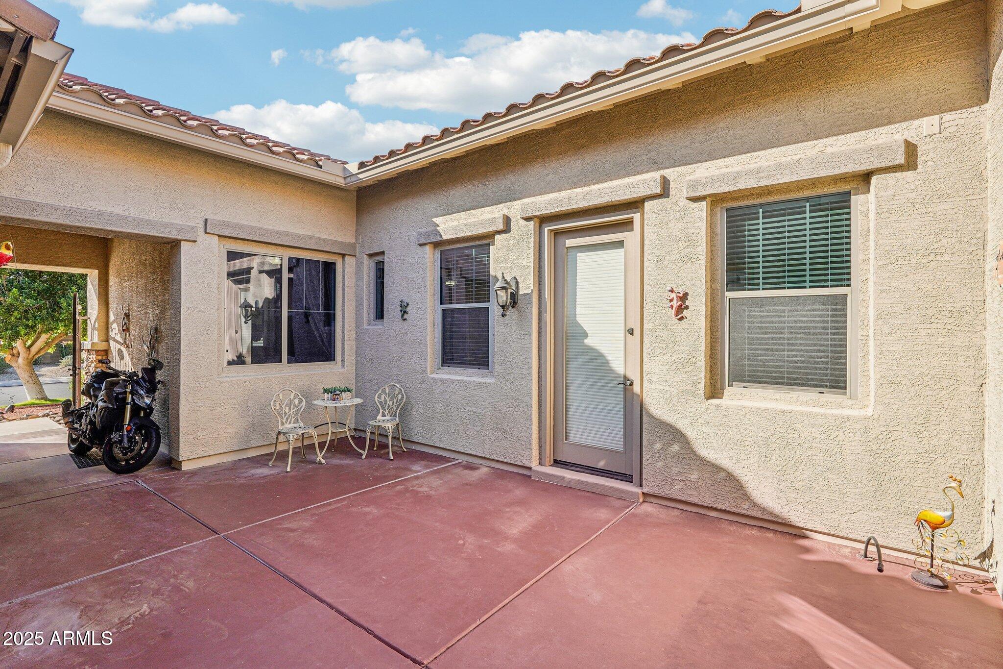 18310 W ONYX Court