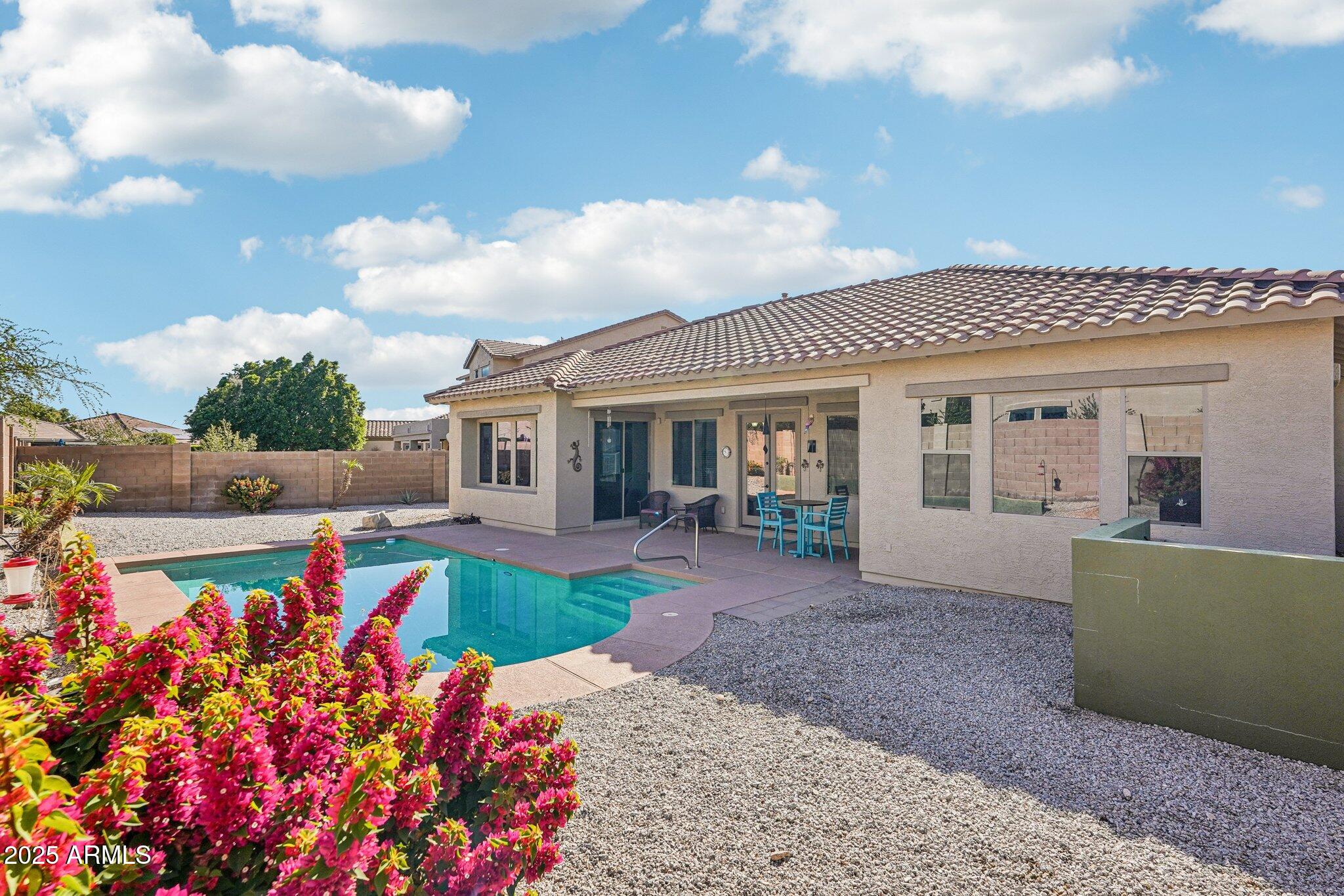 18310 W ONYX Court