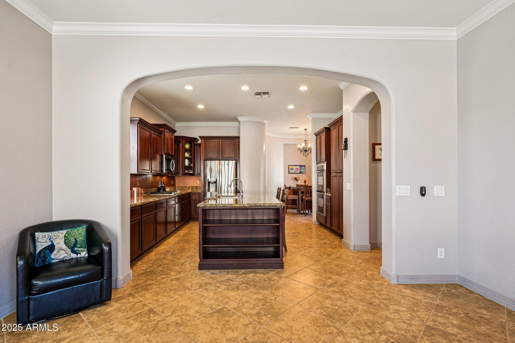 18310 W ONYX Court