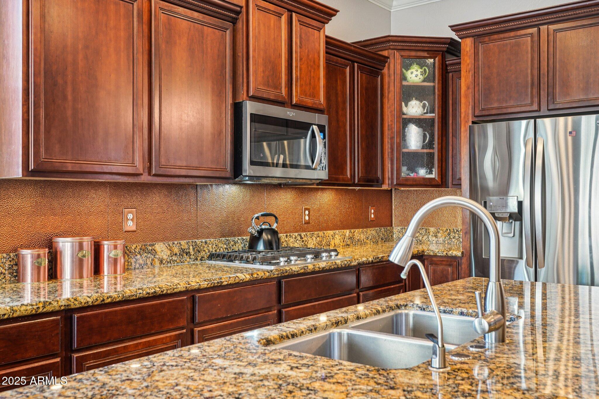 18310 W ONYX Court