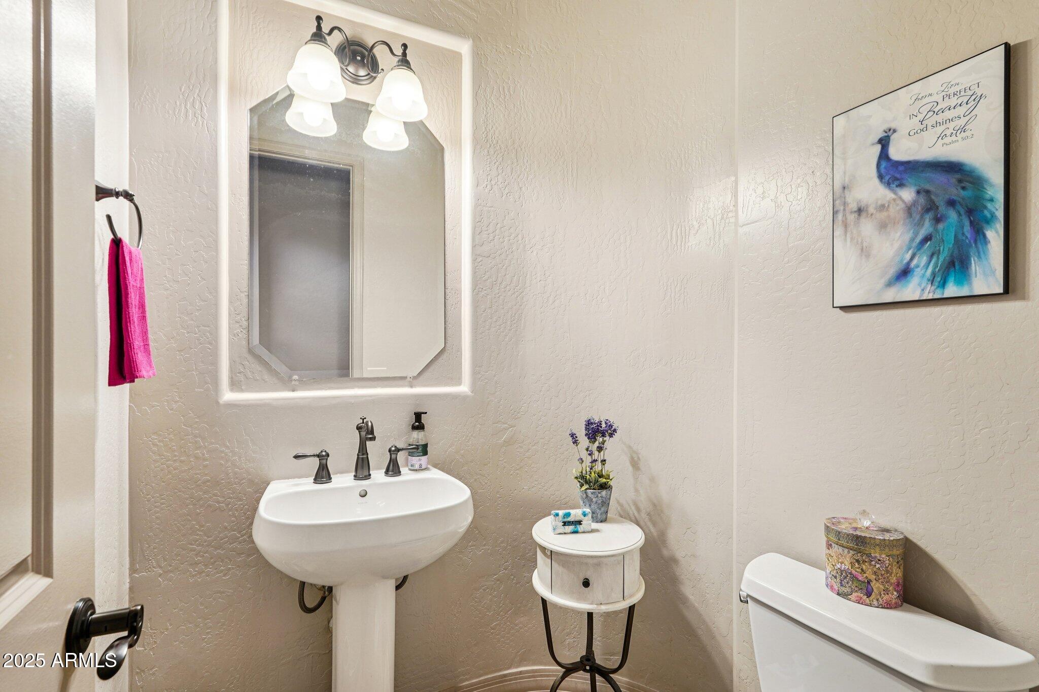 18310 W ONYX Court